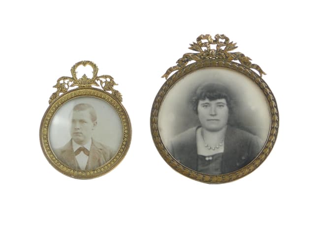 Photo Frame Empire, gilded bronze, France, 19th c. - DIMENSION