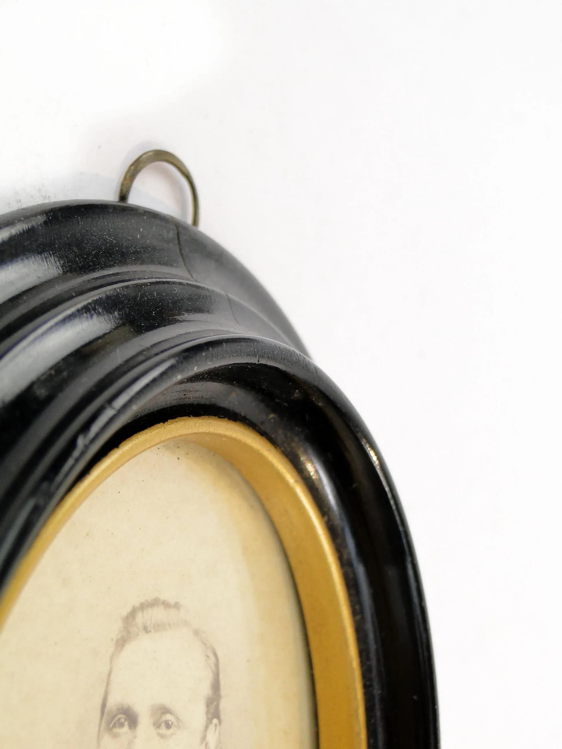 Elliptical Photo Frame, black and gilt wood, Germany, early 20th c. - 31060