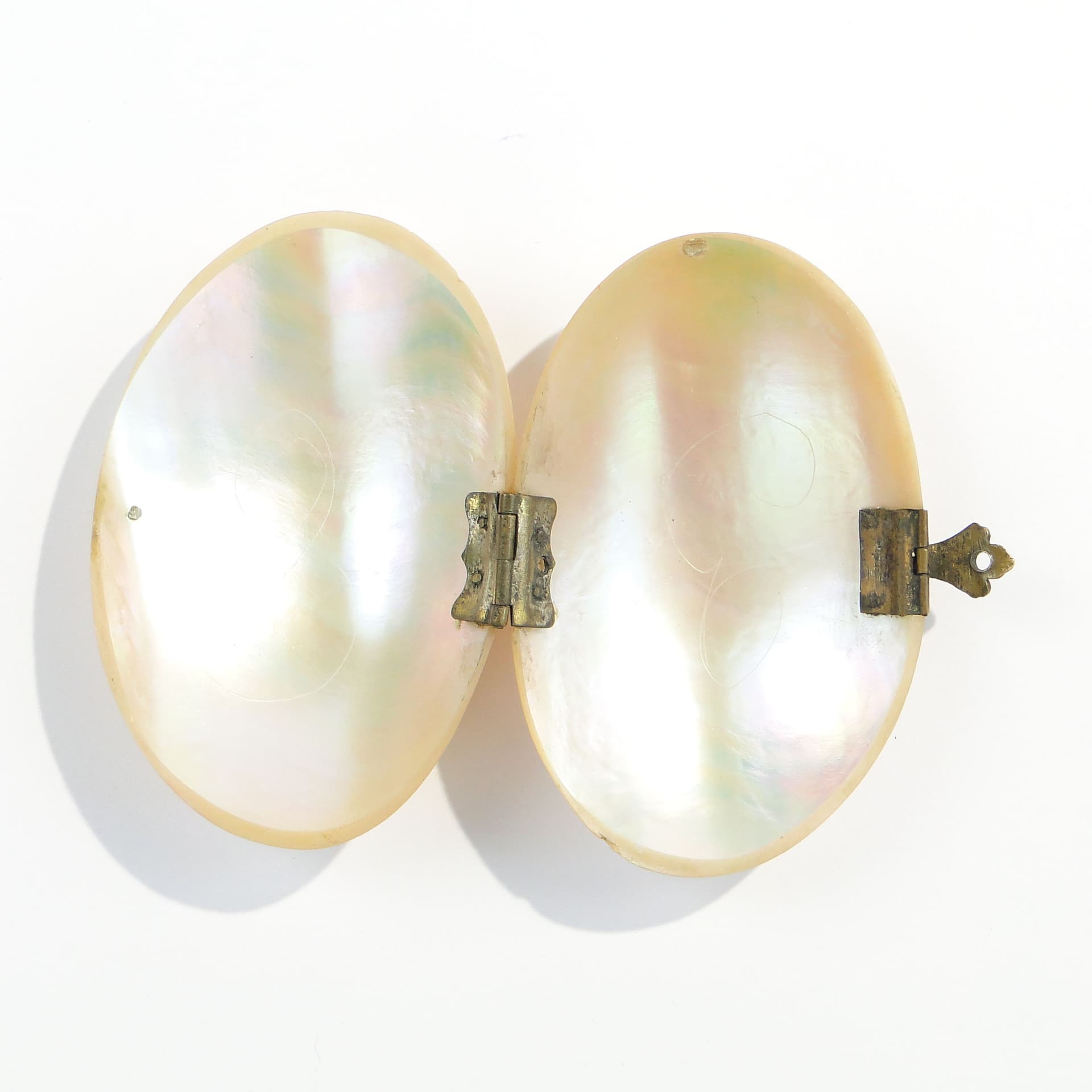 Coin purse Biedermeier, ivory white mother-of-pearl, brass, Austria, 19th c. - 3670