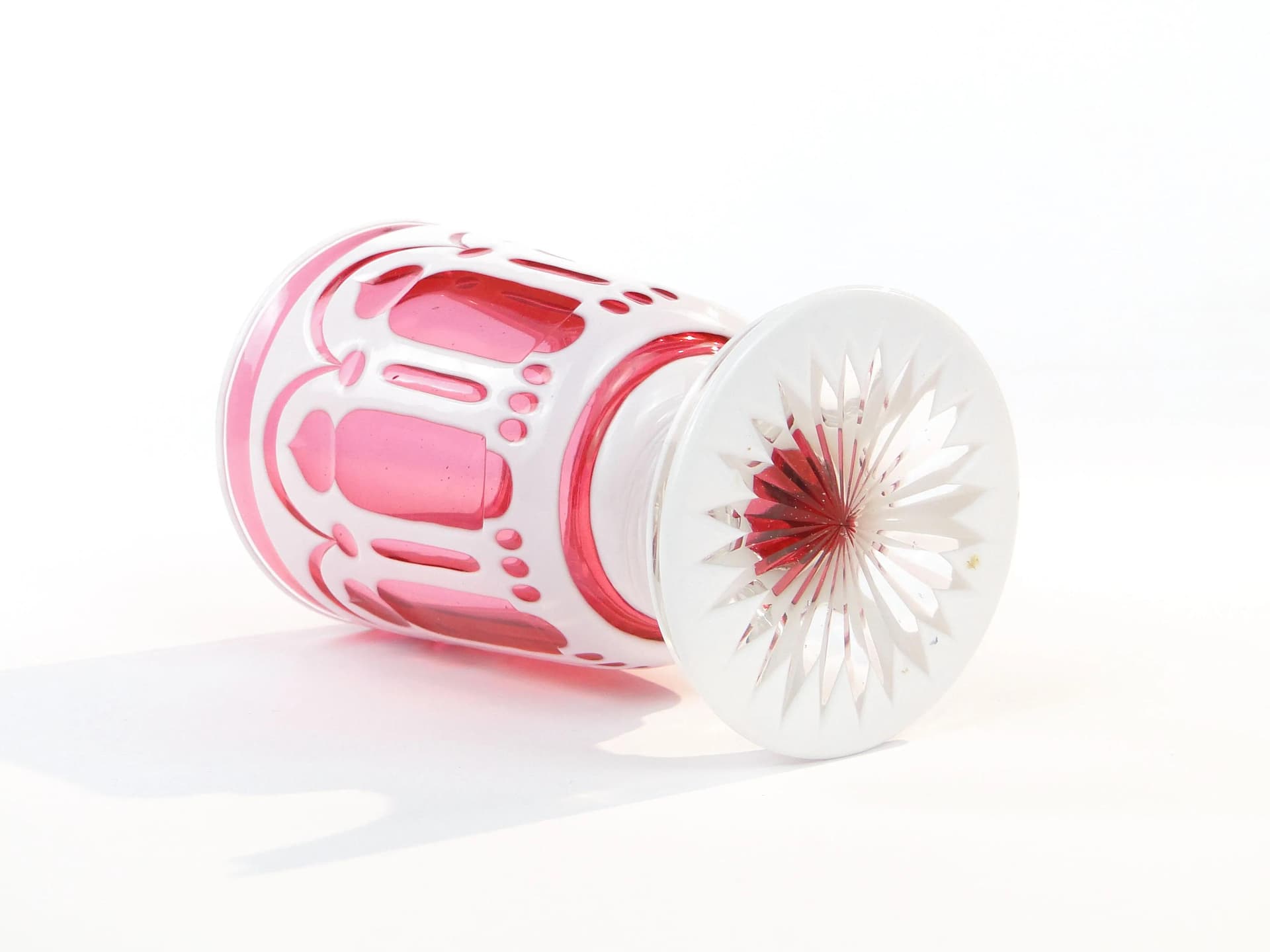 Kielich Biedermeier, różowy biały, kryształ, Austria, XIX w. - 31433