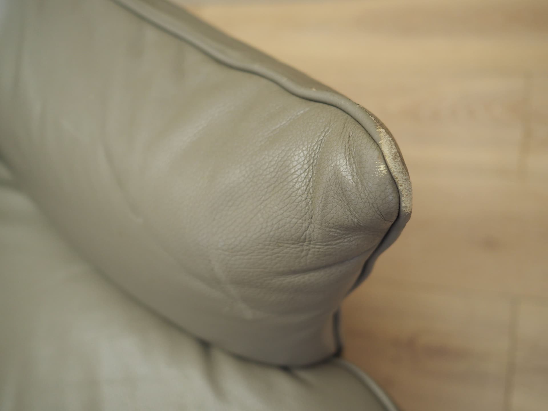 Fotel obrotowy, skóra szara, Natuzzi, Włochy, lata 90. - 64295