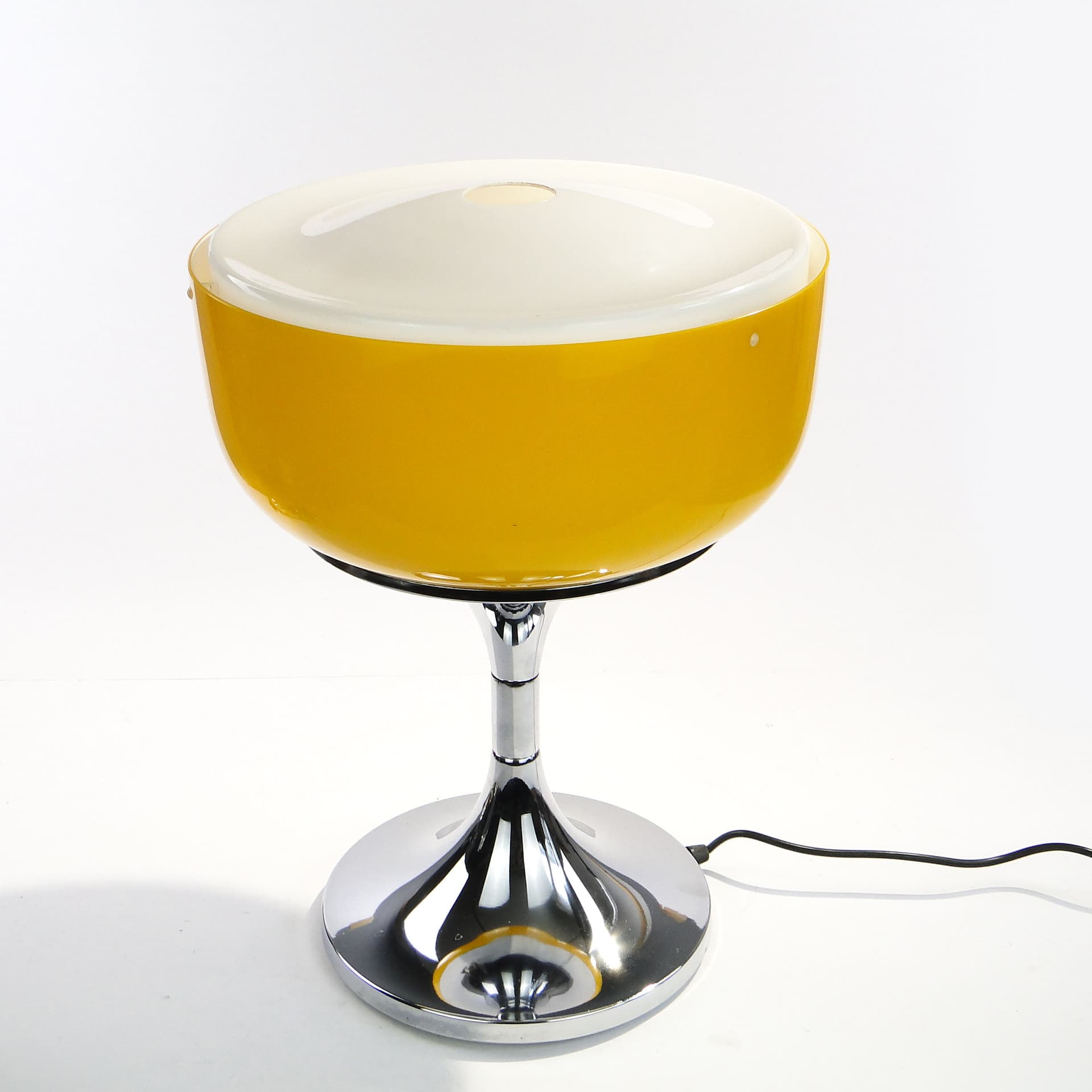 Table Lamp Space Age, yellow acrylic, chrome steel, by L. Massoni, Harvey Guzzini, Italy, 1970s. - 3711