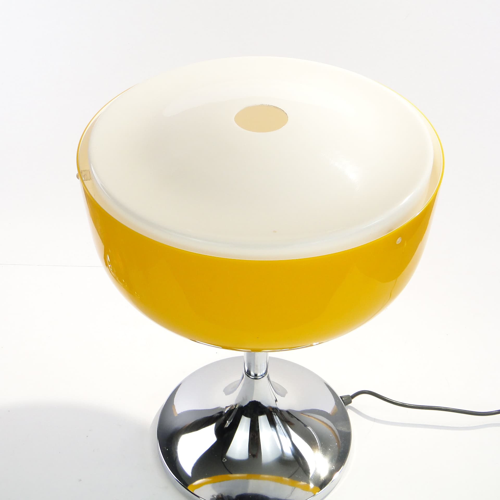 Table Lamp Space Age, yellow acrylic, chrome steel, by L. Massoni, Harvey Guzzini, Italy, 1970s. - 3712