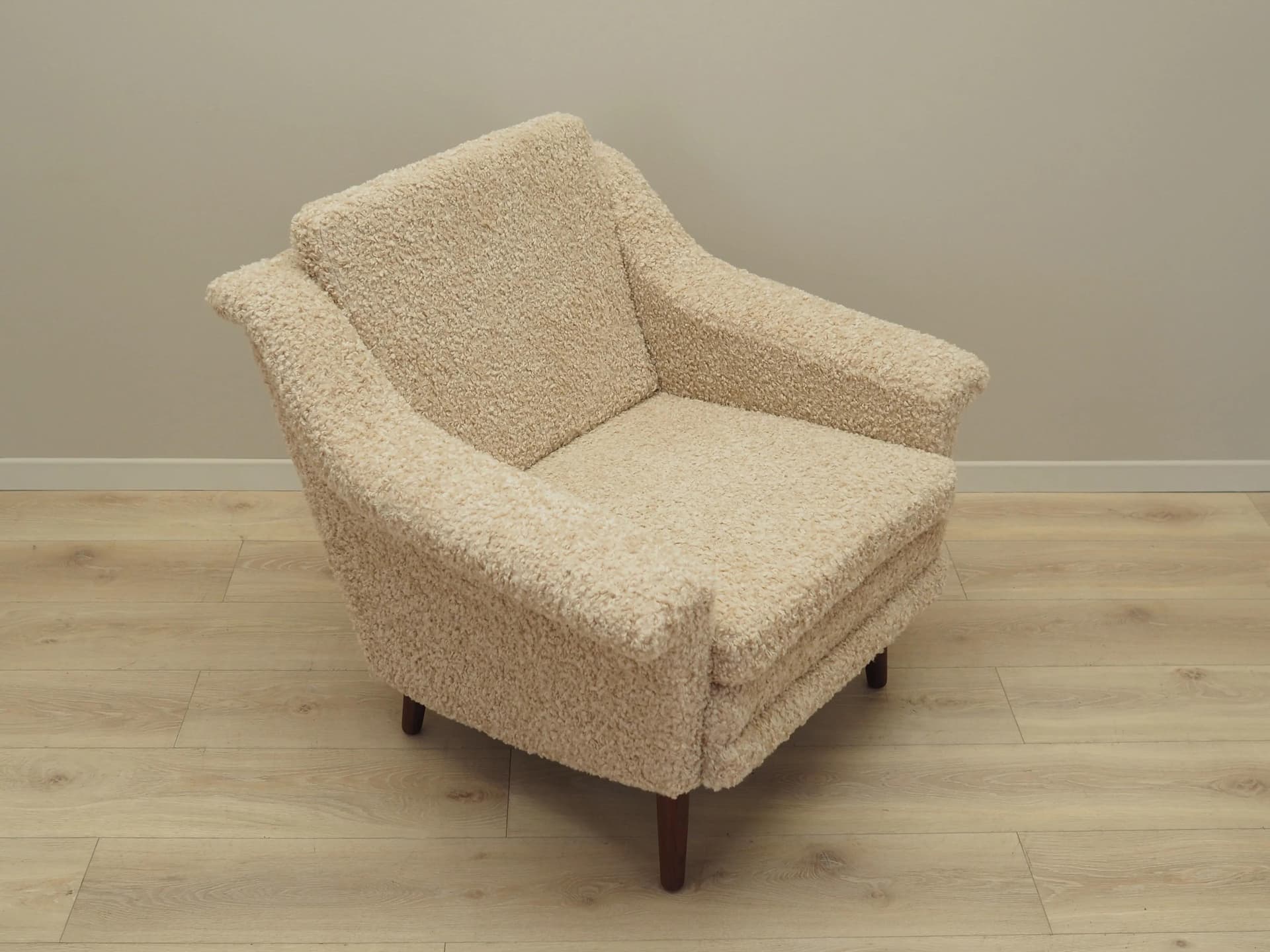 Armchair, beige, fabric, teak wood, Denmark, 1970s. - 31249