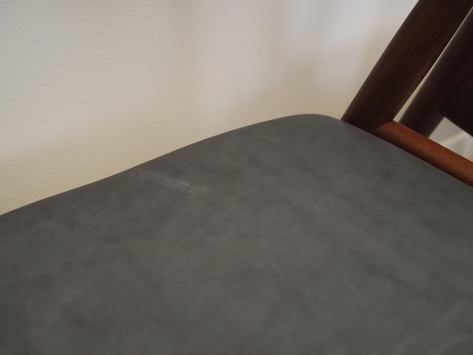 Komplet czterech krzeseł, teak szary, proj. E. Larsen & A. B. Madsen, Dania, lata 60. - 31465