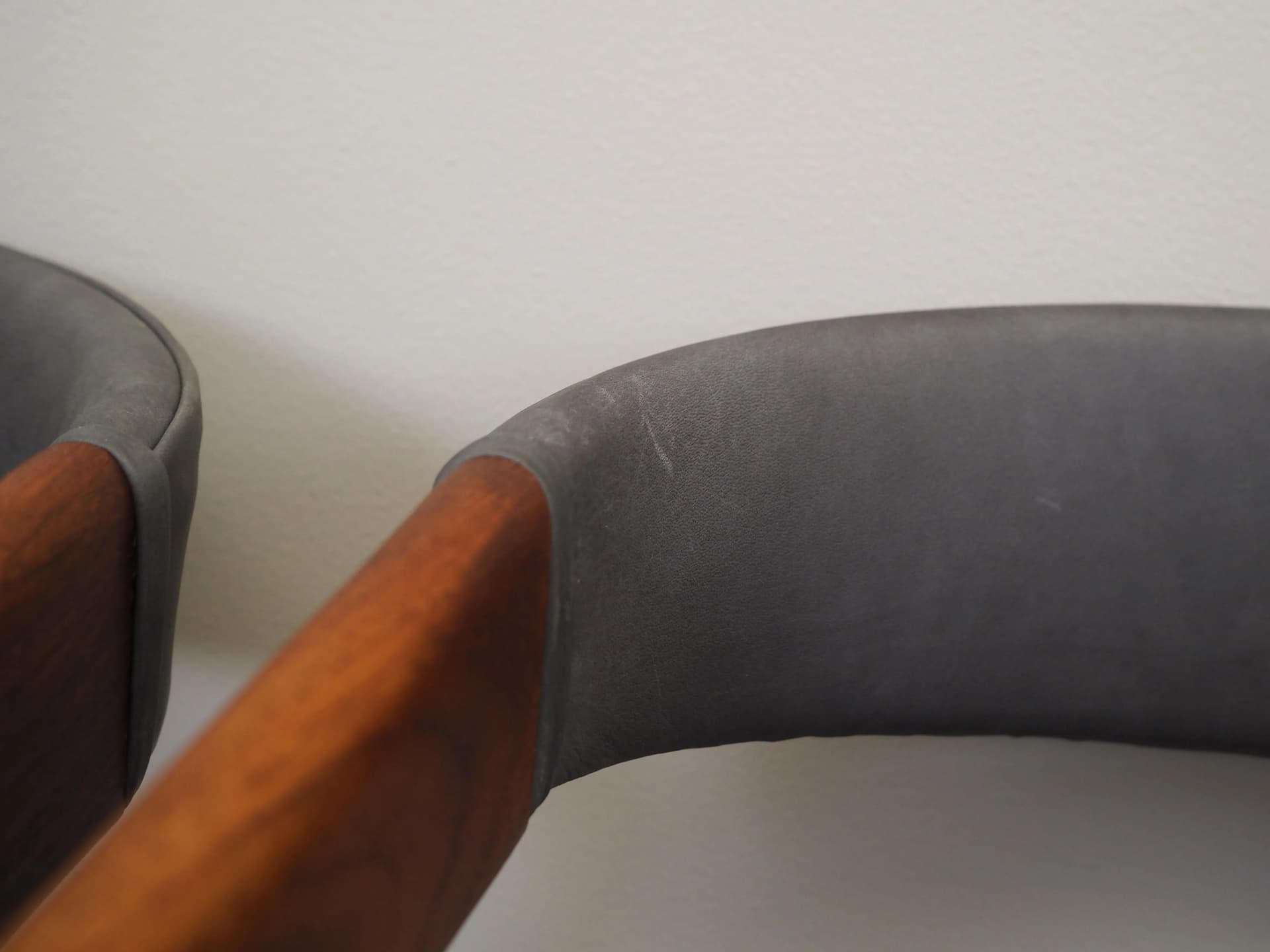 Komplet czterech krzeseł, teak szary, proj. E. Larsen & A. B. Madsen, Dania, lata 60. - 31463