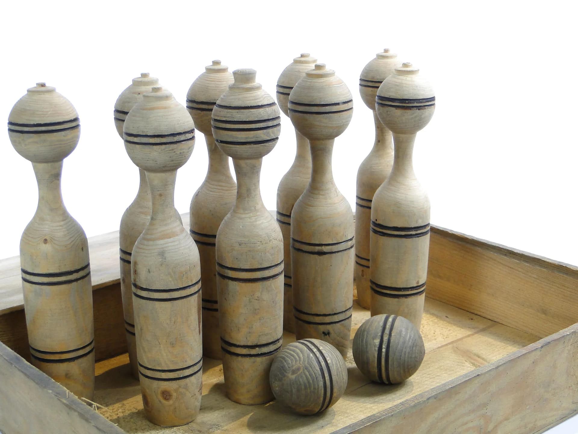 Bowling set, folk, beige wood, Poland, early 20th c. - 31592