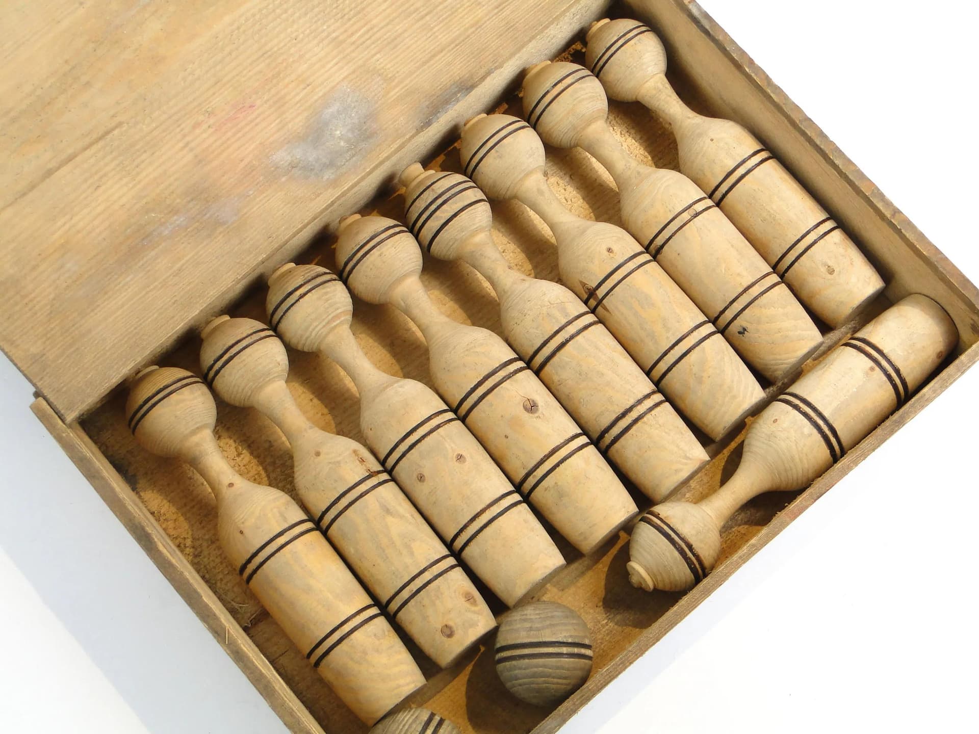 Bowling set, folk, beige wood, Poland, early 20th c. - 31590