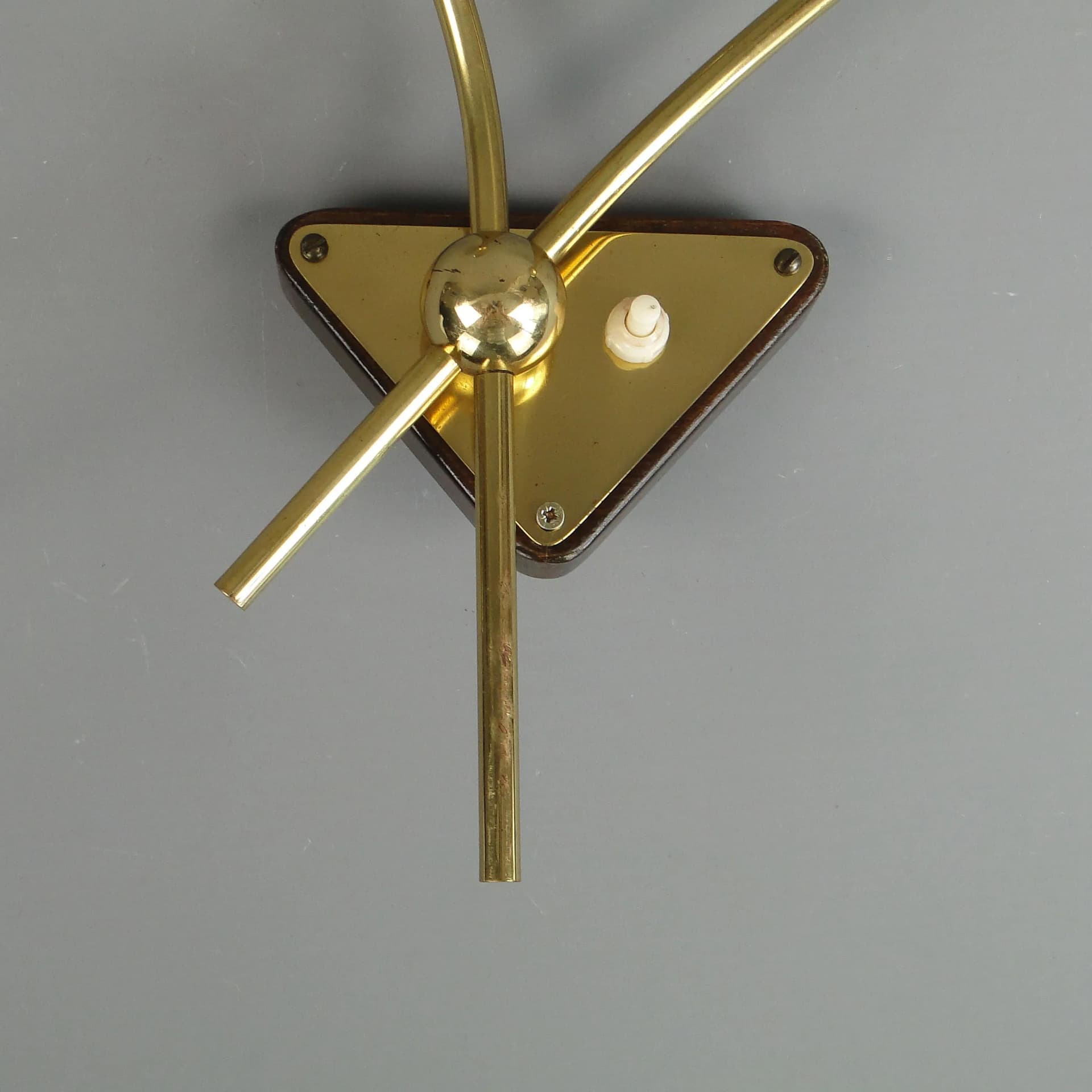 Kinkiet Pop Art, złoty, mosiądz, drewno, Niemcy, lata 50. - 31581