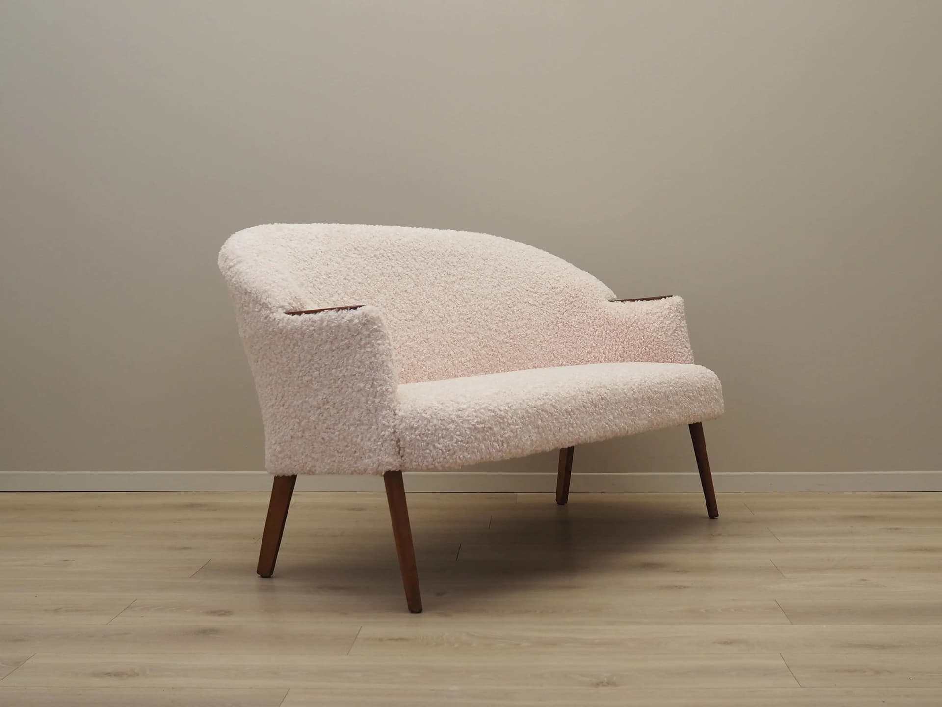 Sofa, beżowy, bouclé, drewno bukowe, Dania, lata 70. - 31611