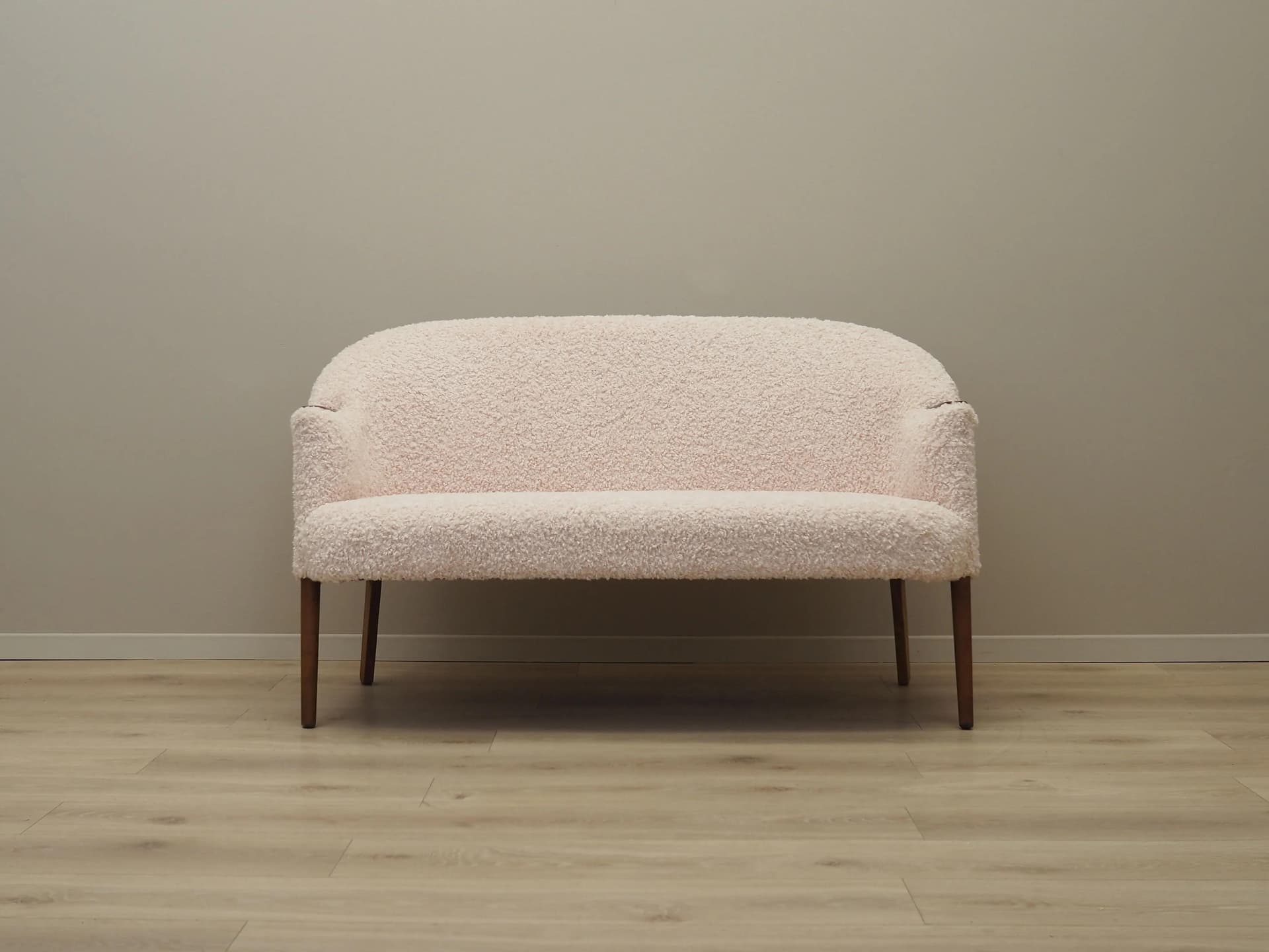 Sofa, beżowy, bouclé, drewno bukowe, Dania, lata 70. - 31605