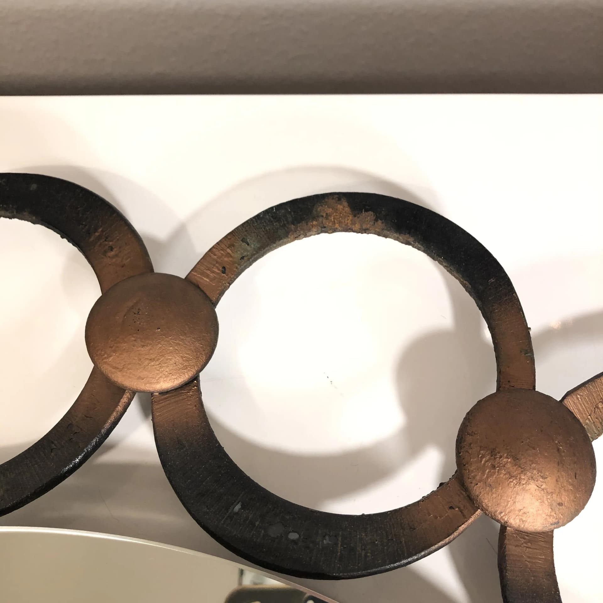 Lustro ścienne okrągłe, brązowy ciemny, metal, Niemcy, lata 60. - 31889