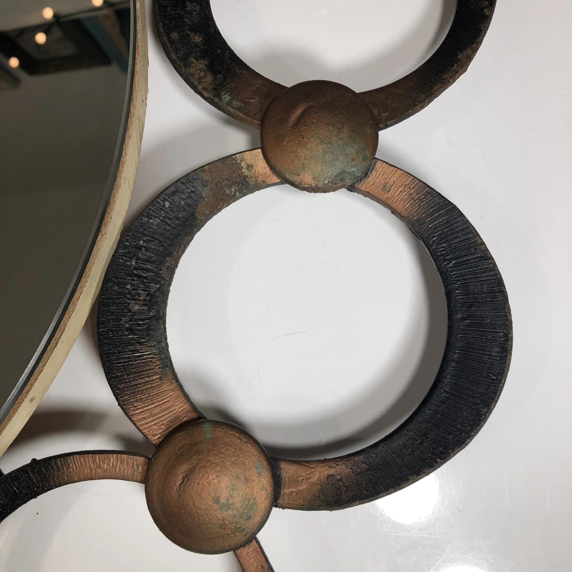 Lustro ścienne okrągłe, brązowy ciemny, metal, Niemcy, lata 60. - 31890