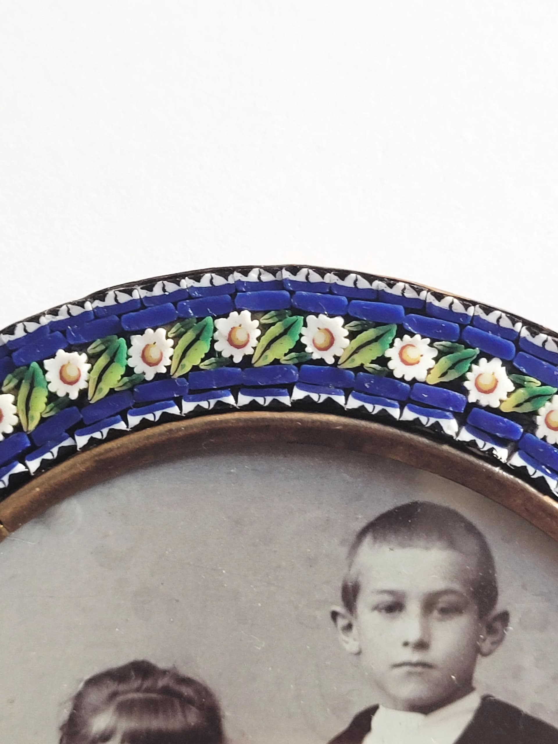 Photo frame rondo, millefiori, multicolor, gilt brass, Italy, early 20th c. - 31967
