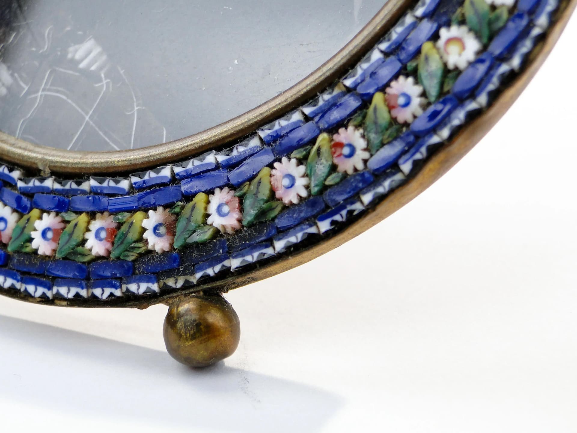 Photo frame rondo, millefiori, multicolor, gilt brass, Italy, early 20th c. - 31971