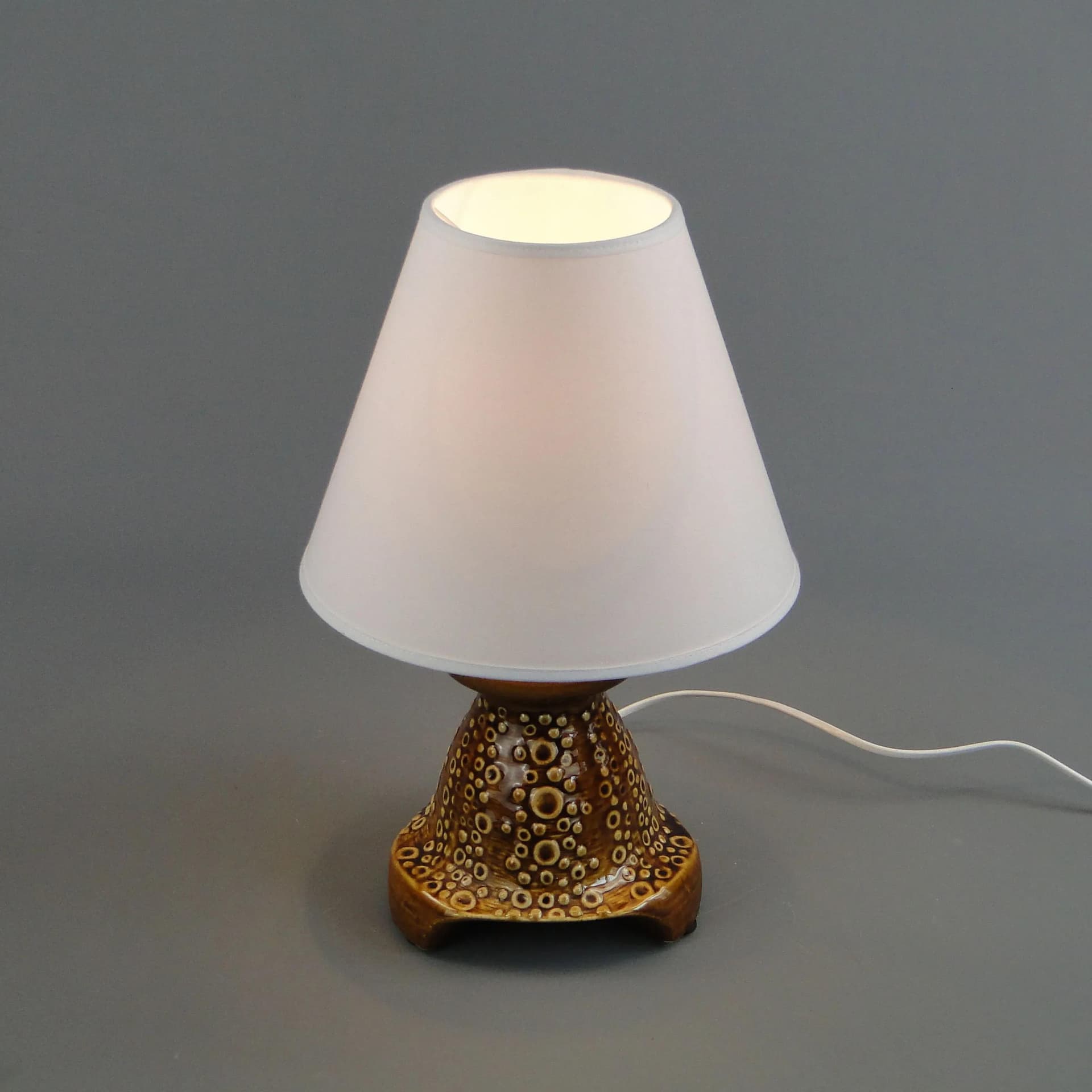 Lampa stołowa, ceramika brąz ciemny, proj. A. Sadulski, Polska, lata 70. - 32120