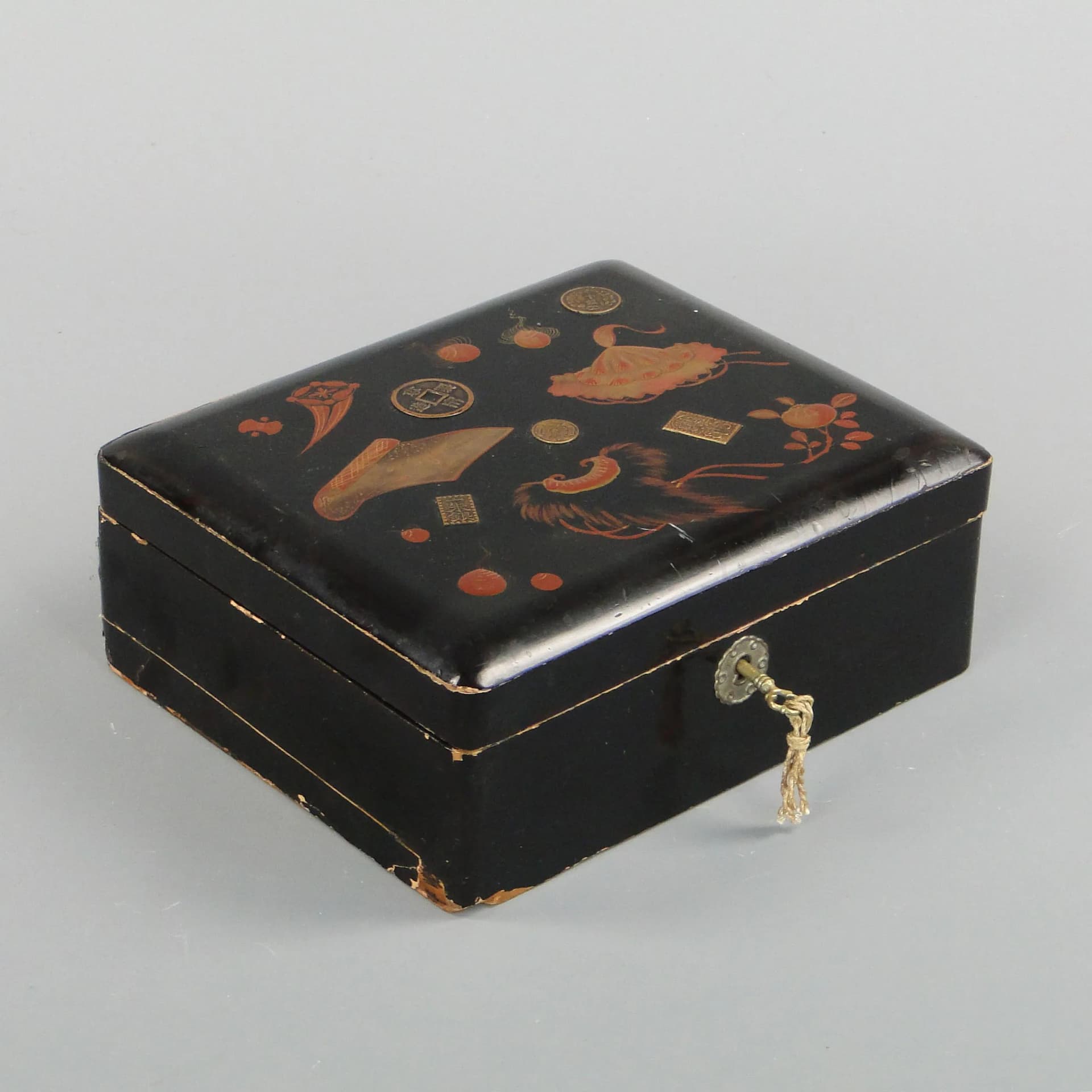 Pudełko lakowane, czarne, drewno, brąz, Japonia, początek XX w. - 32062