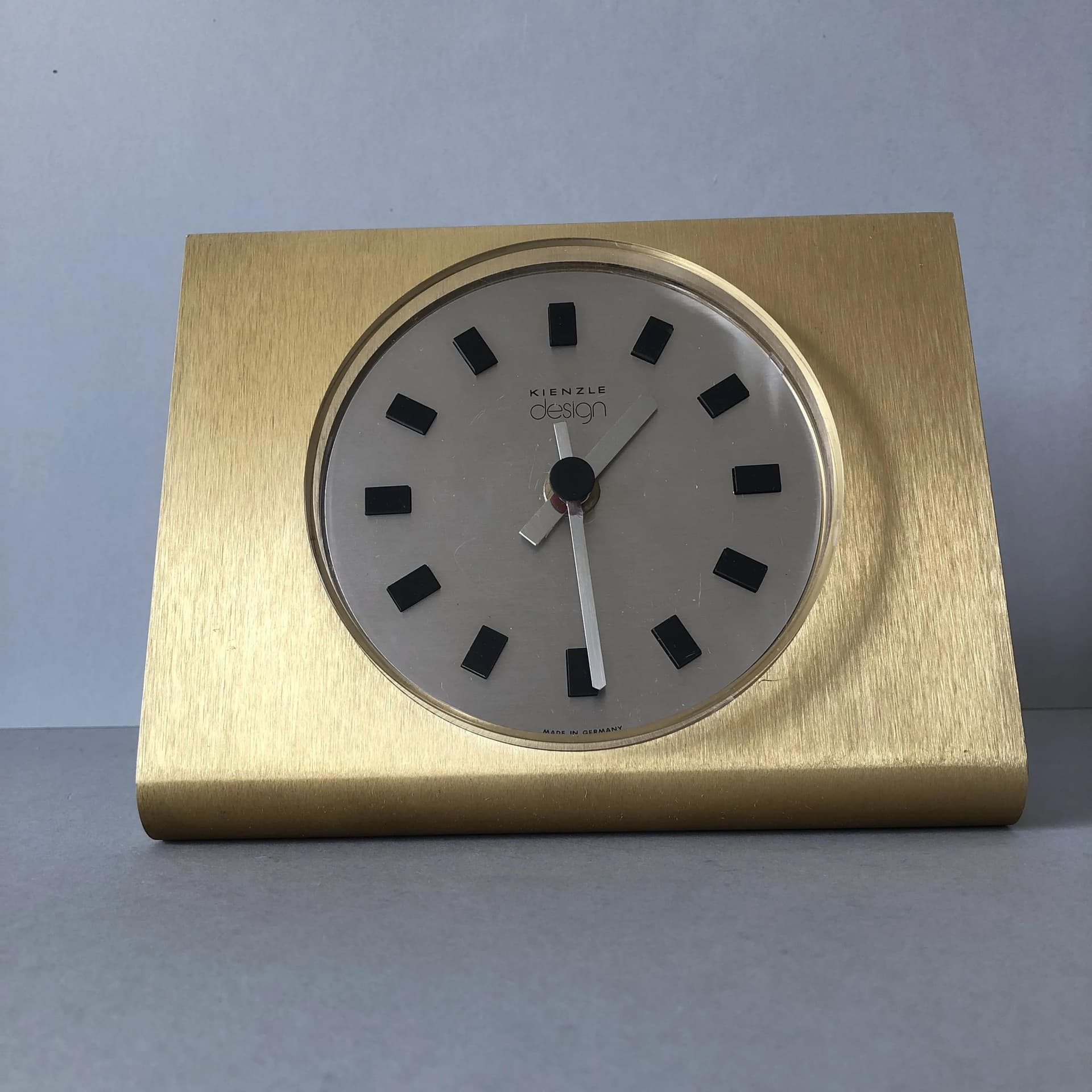 Zegar kominkowy, Kienzle Design, aluminium złoty, Niemcy, lata 80. - 32434