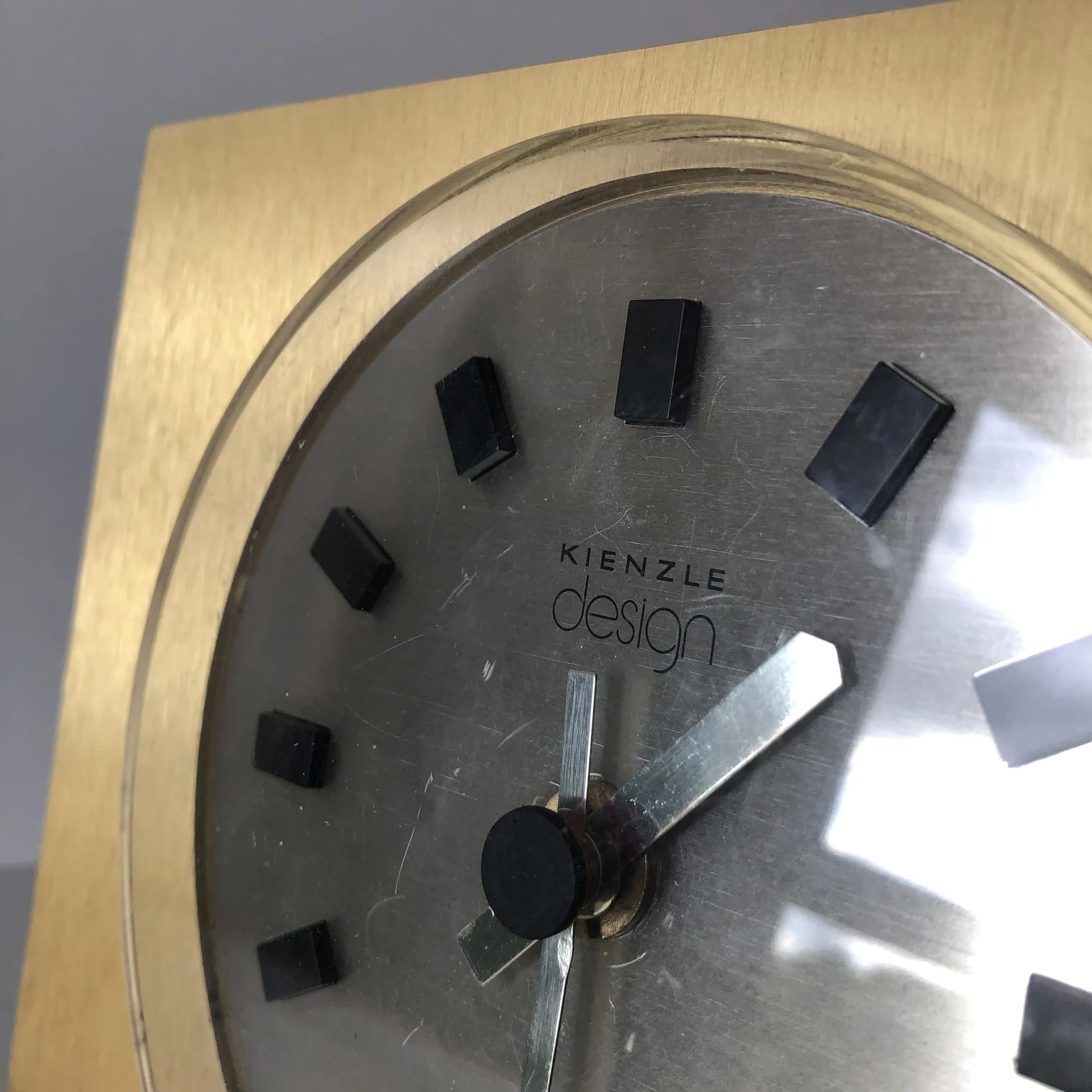 Zegar kominkowy, Kienzle Design, aluminium złoty, Niemcy, lata 80. - 32433