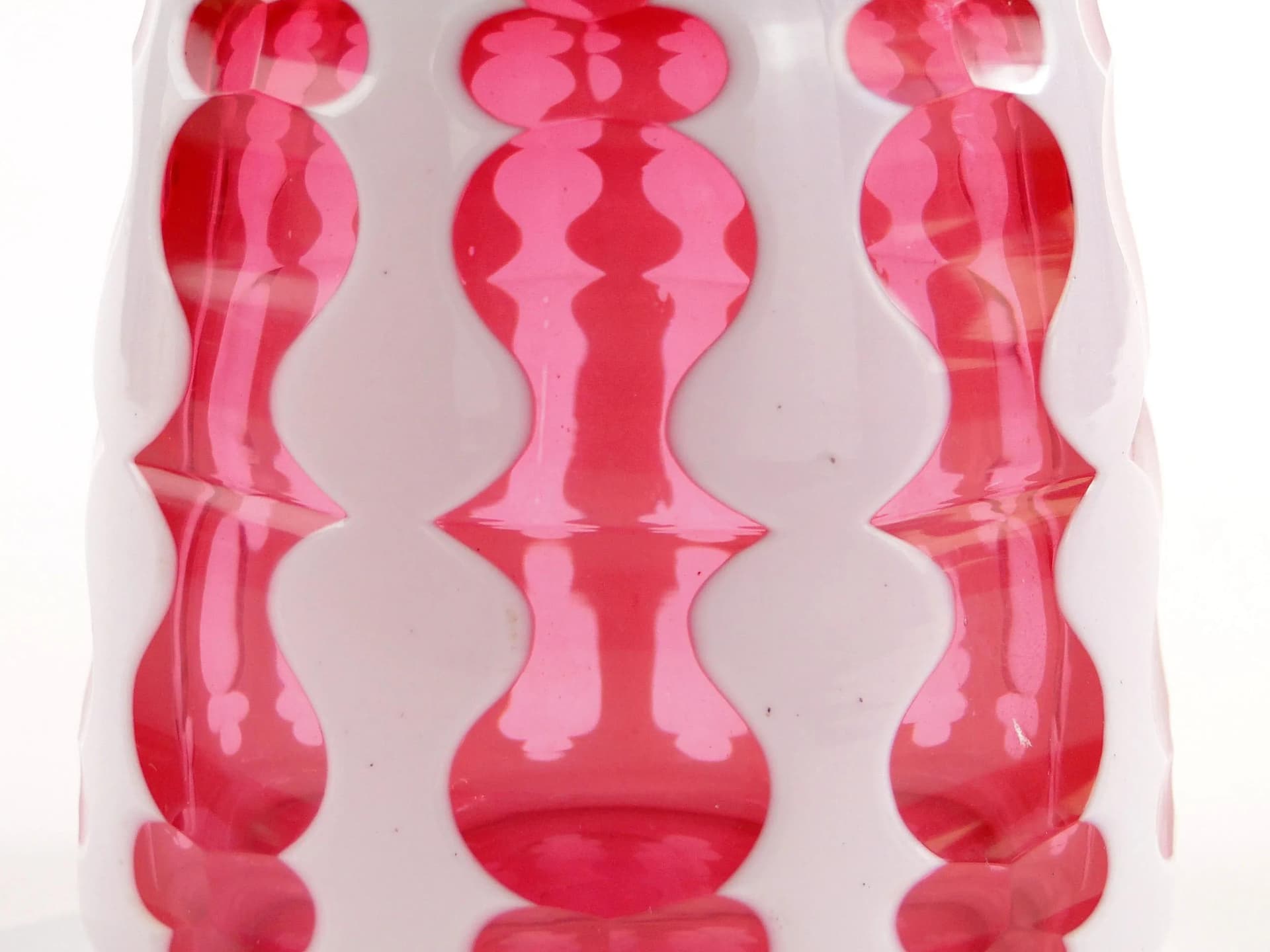 Karafka biedermeier, różowo-biała, kryształ, Austria, XIX wiek - 32511