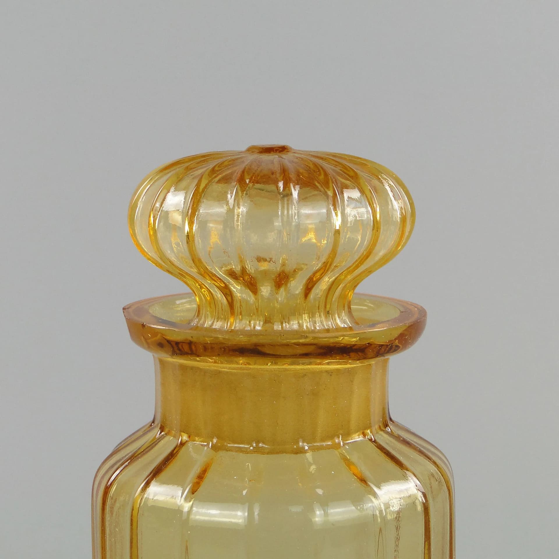 Art Nouveau tea caddy, dark brown glass, Ząbkowice, Poland, early 20th c. - 32686