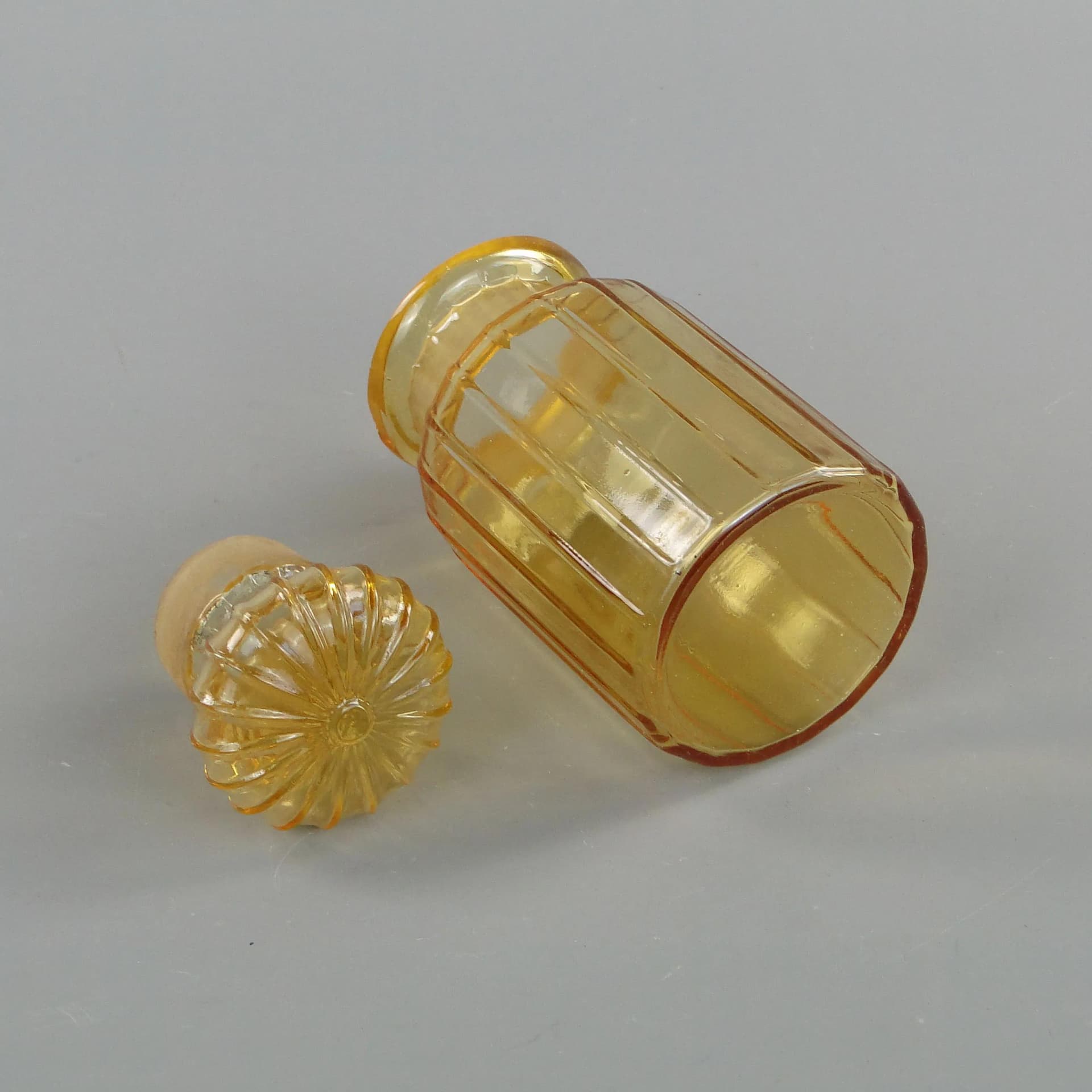 Art Nouveau tea caddy, dark brown glass, Ząbkowice, Poland, early 20th c. - 32689