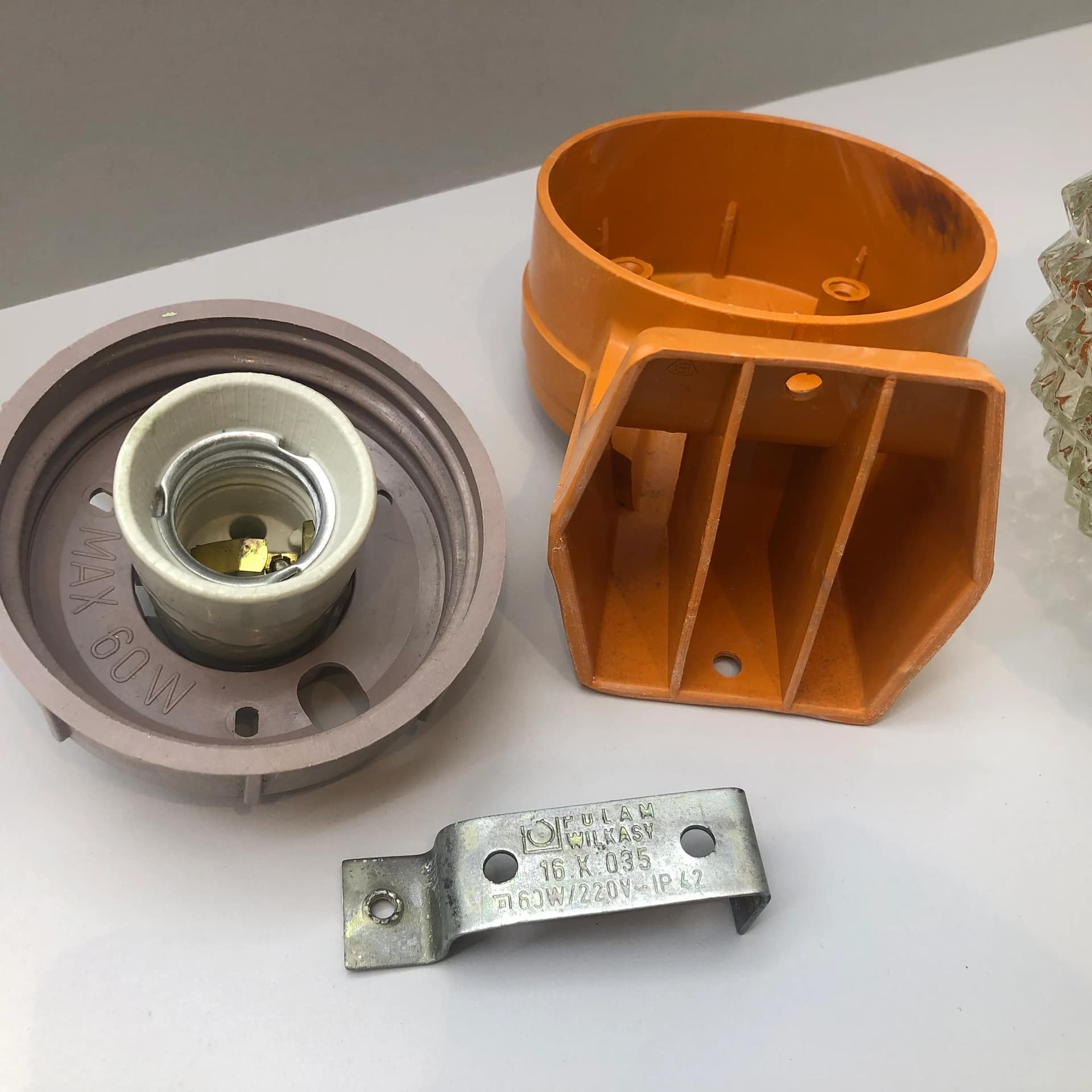 Kinkiet Space Age, plastik pomarańczowy, szkło przezroczyste, Polam, Polska, lata 70. - 32808