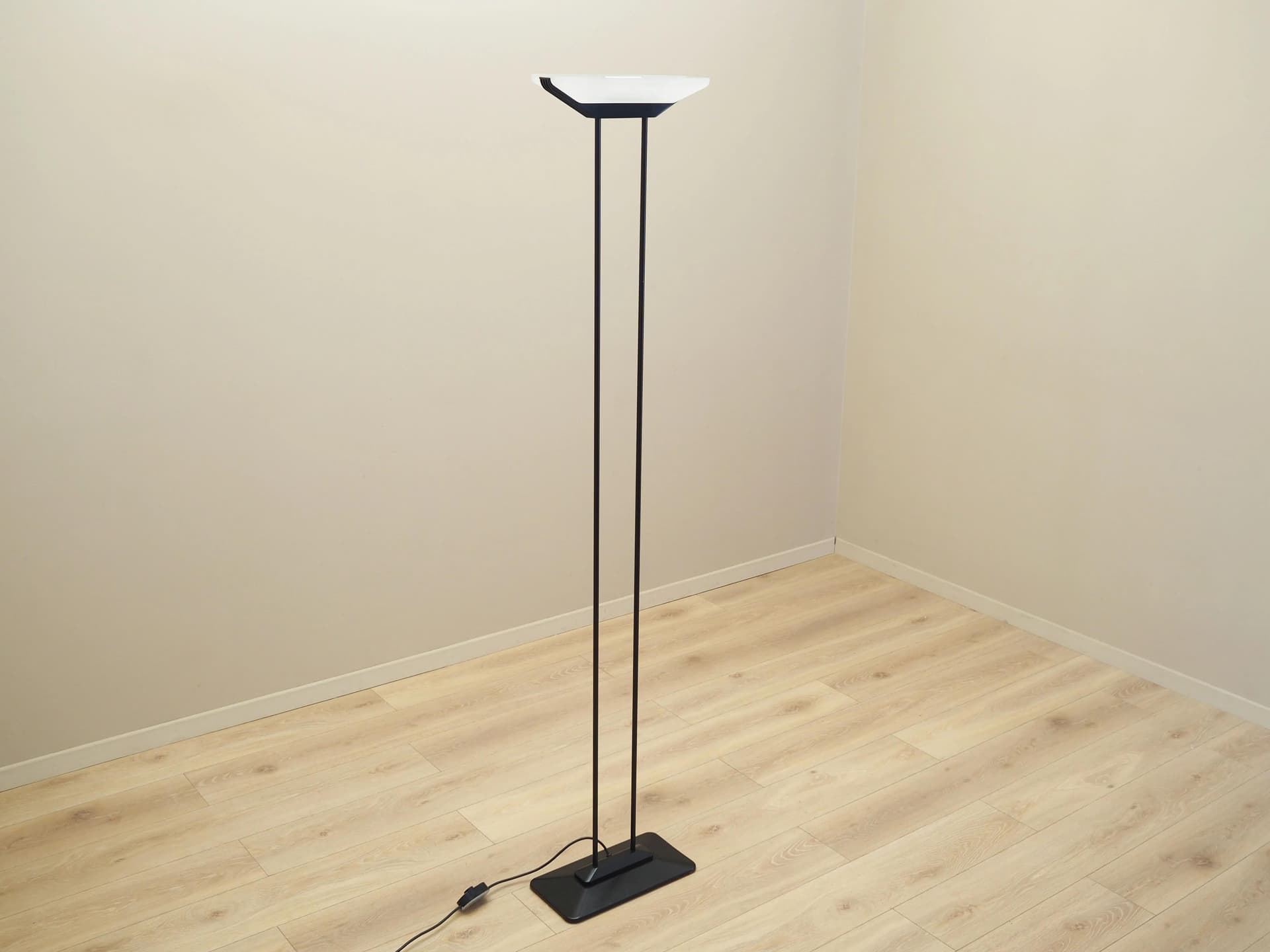 Floor Lamp, Minimalism, Black Metal, Glass, Italy, 1970s - 32730