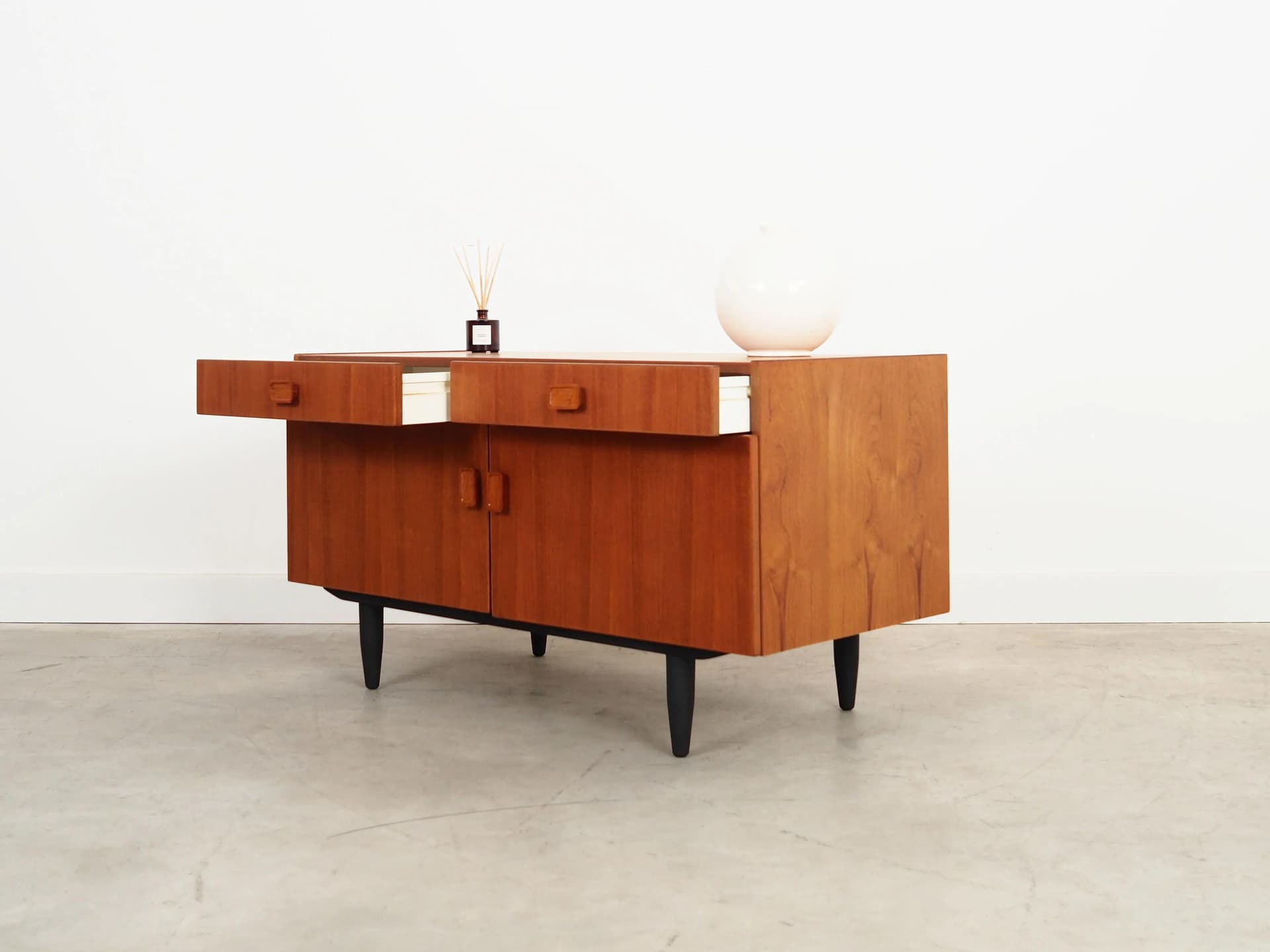 Szafka, teak pomarańczowy, Denka, Dania, lata 70. - 32712