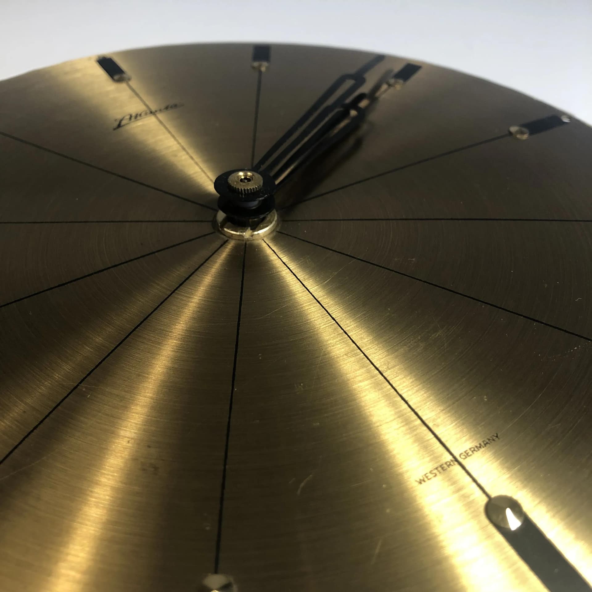 Zegar ścienny Atlanta, mosiądz złoty, Niemcy, lata 70. - 32923