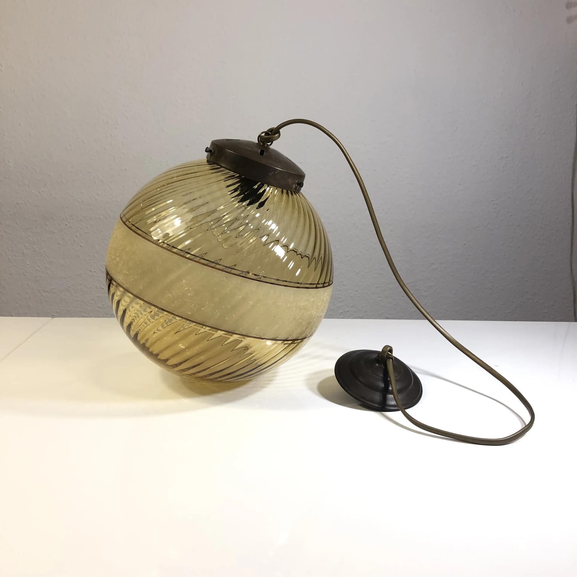 Lampa wisząca, szkło miodowy, mosiądz złoty, Niemcy, lata 50. - 32913