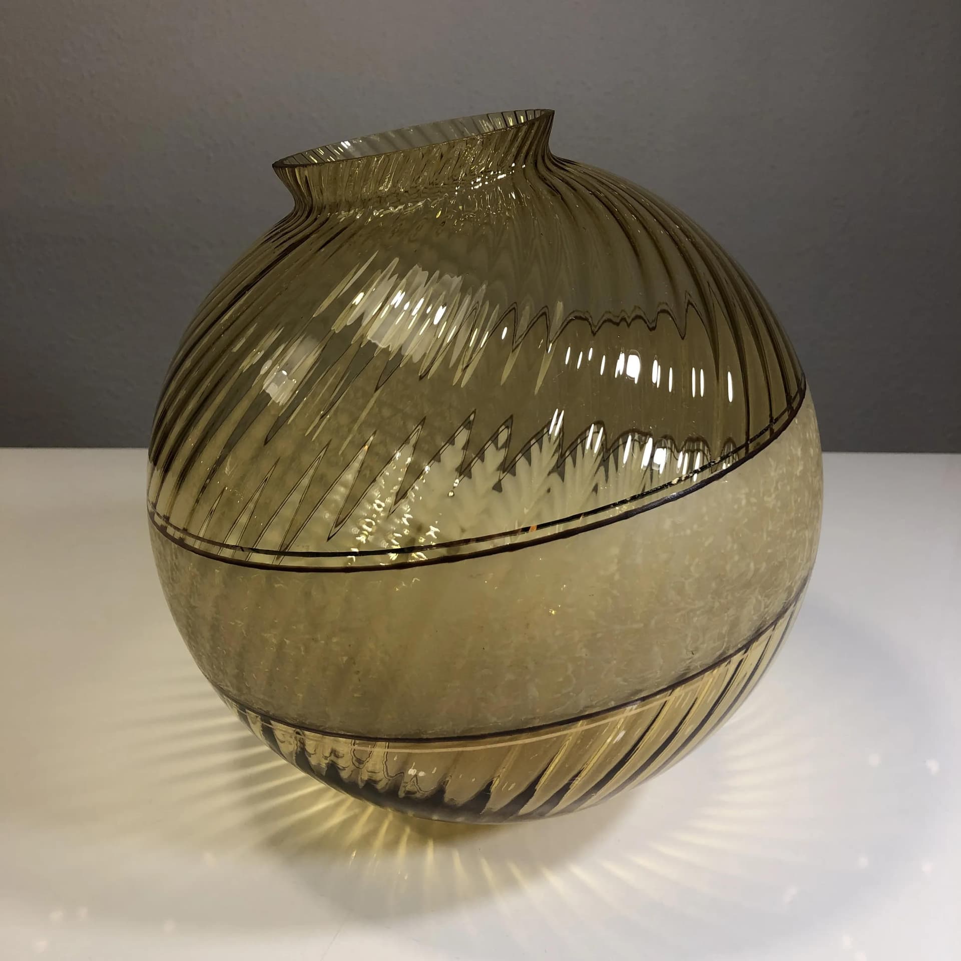 Lampa wisząca, szkło miodowy, mosiądz złoty, Niemcy, lata 50. - 32916