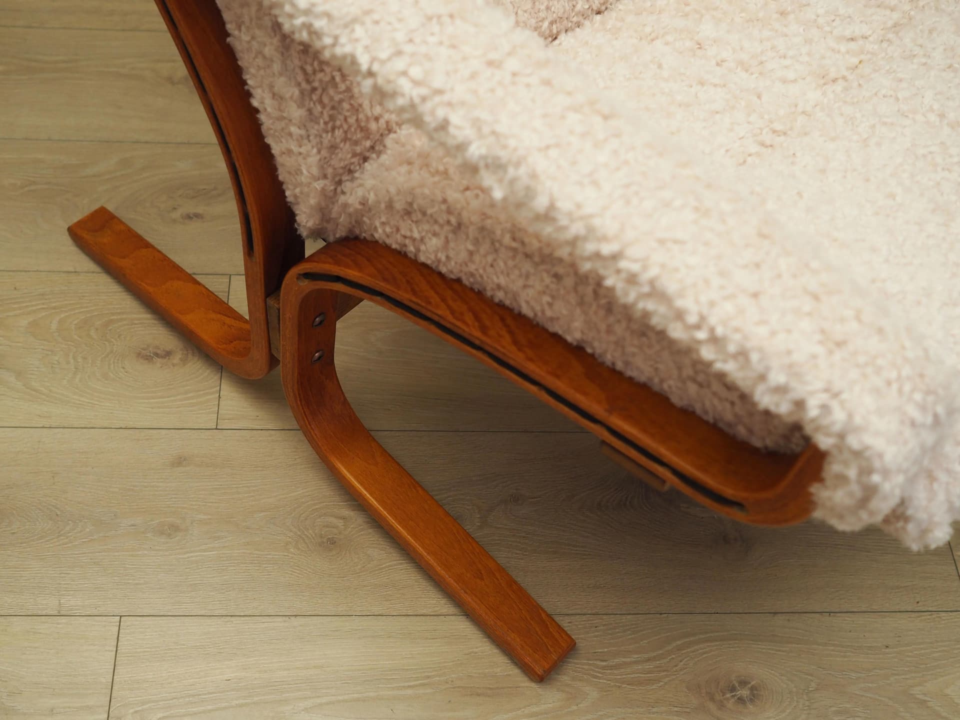 Lounge Chair, beige, plywood, by I. Relling, Westnofa, Norway, 1970s. - 33096