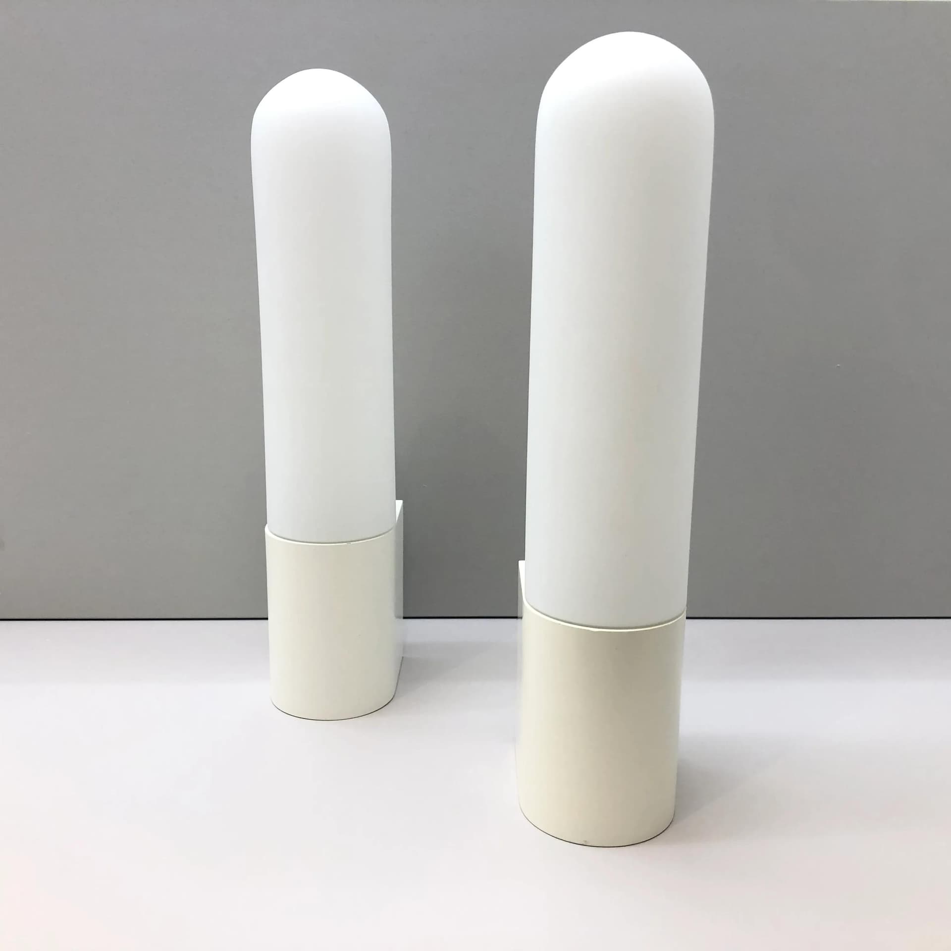 Para kinkietów, ivory white stal, szkło opalowe, Glashutte Limburg, Niemcy, lata 80. - 33413