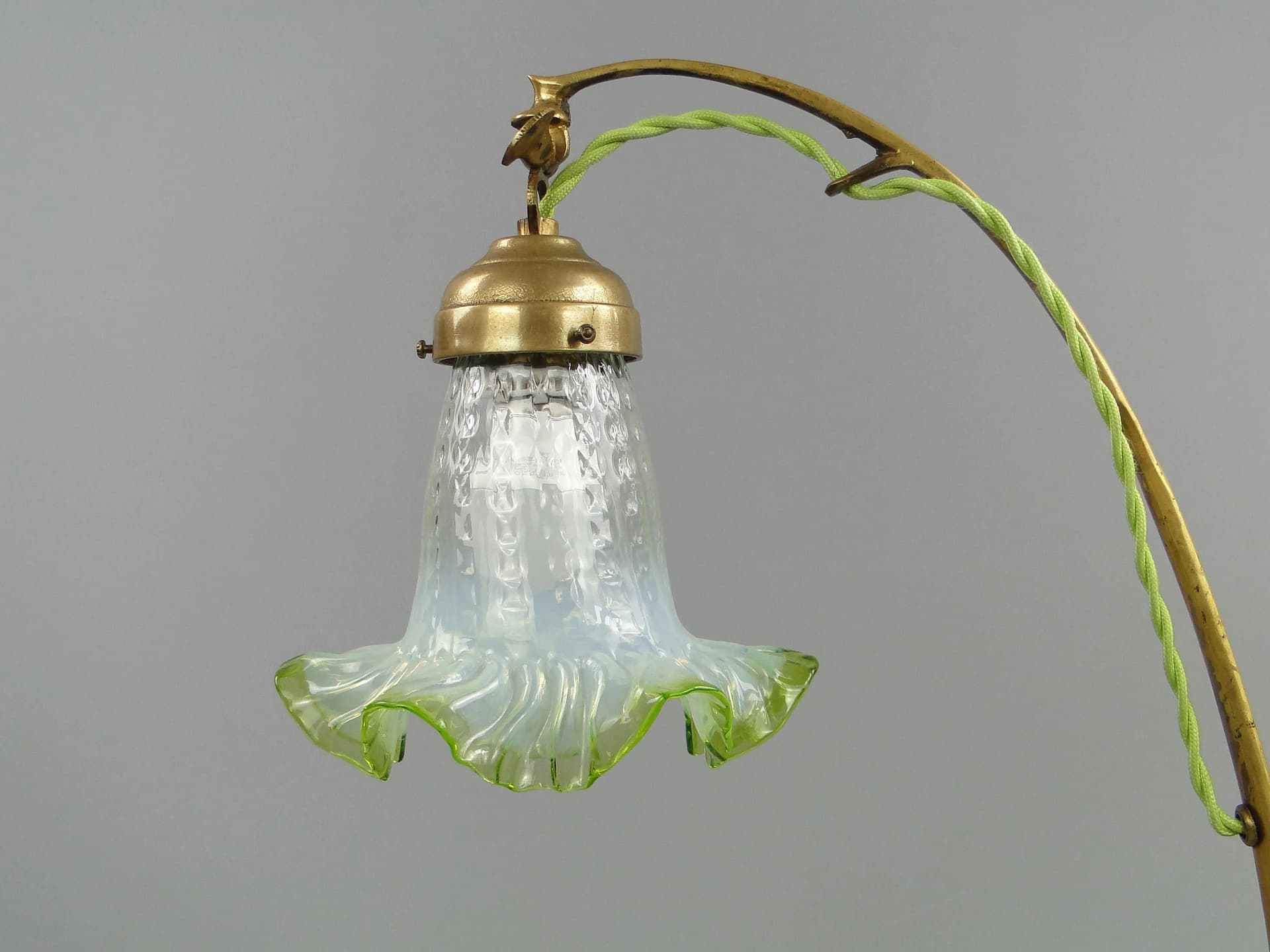 Table lamp Art Nouveau, brass, green glass, Austria, early 20th c. - 33601