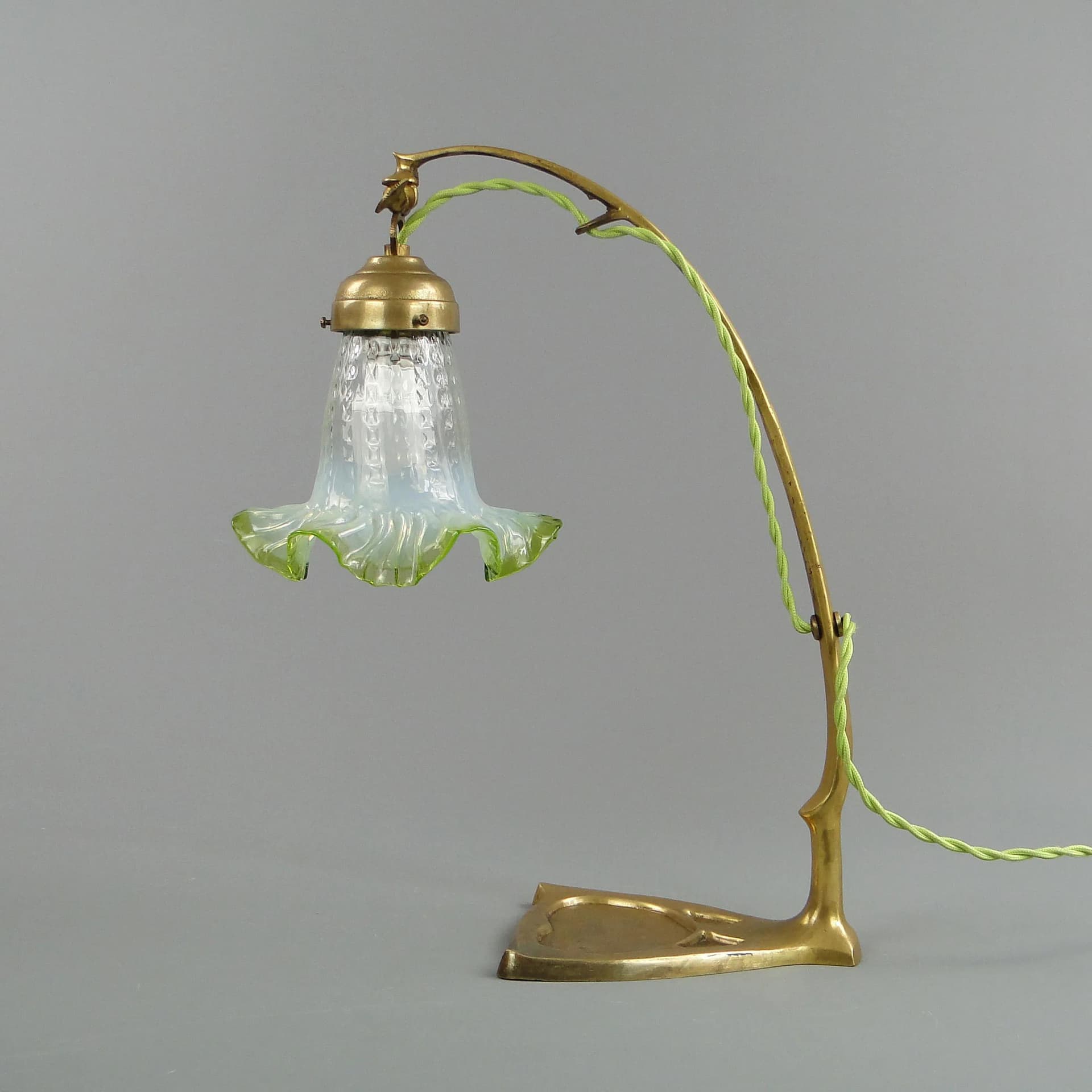 Table lamp Art Nouveau, brass, green glass, Austria, early 20th c. - 33600