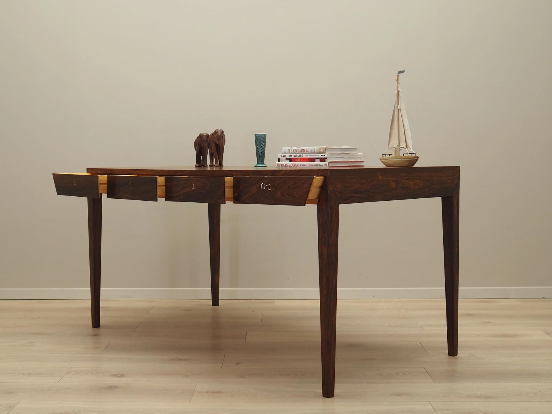 Desk, brown rosewood, by S. Hansen, Haslev Møbelsnedkeri, Denmark, 1960s. - 33654