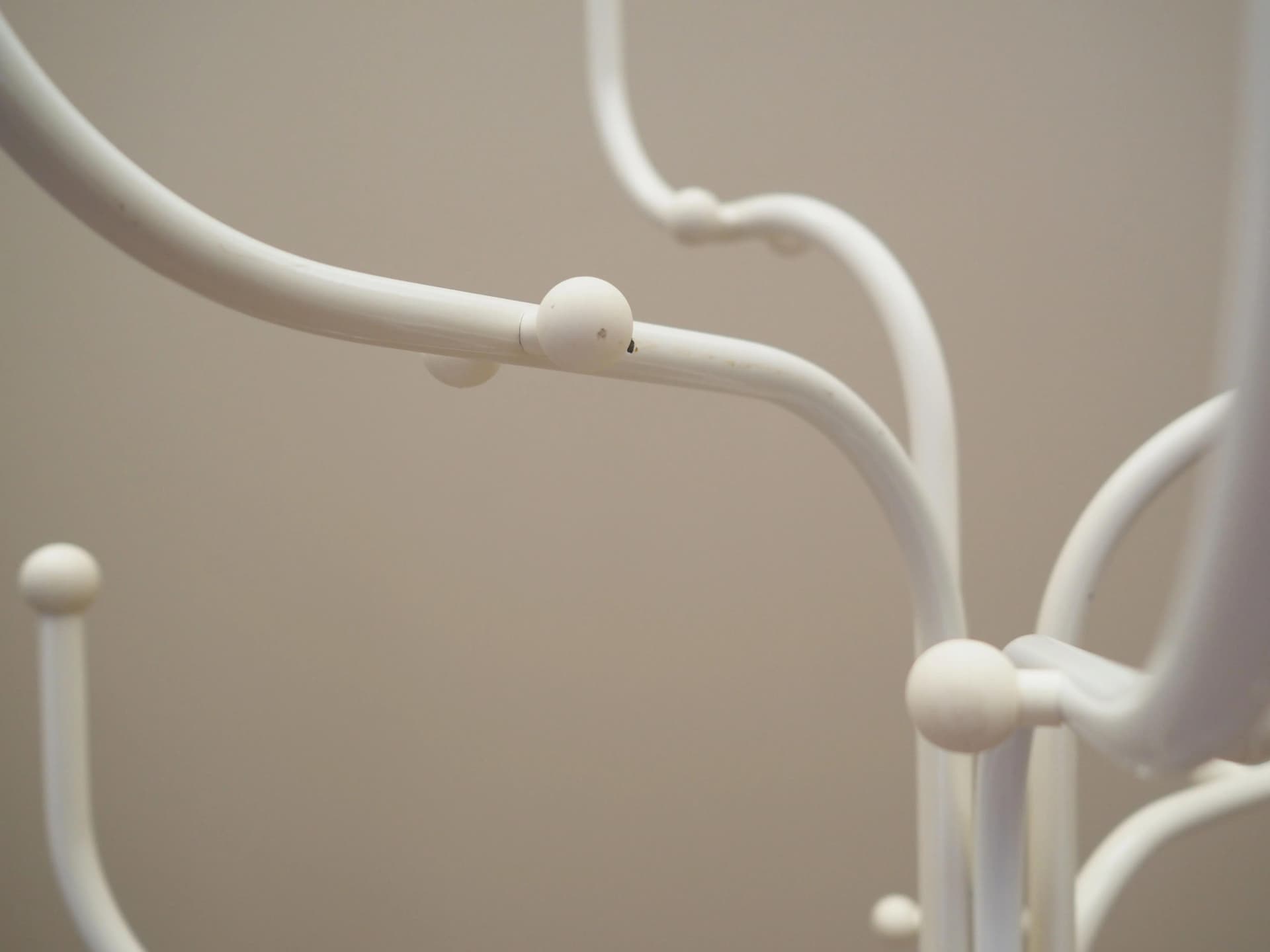 Standing coat rack Coat Tree, white metal, by S. Werner, Fritz Hansen, Denmark, 1970s. - 33847