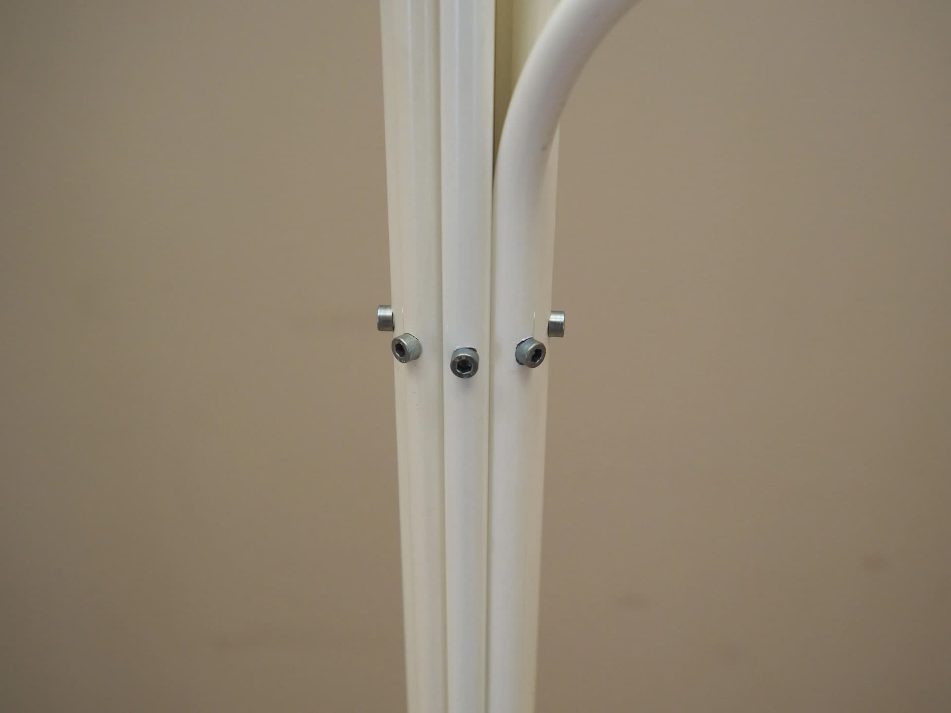 Standing coat rack Coat Tree, white metal, by S. Werner, Fritz Hansen, Denmark, 1970s. - 33852