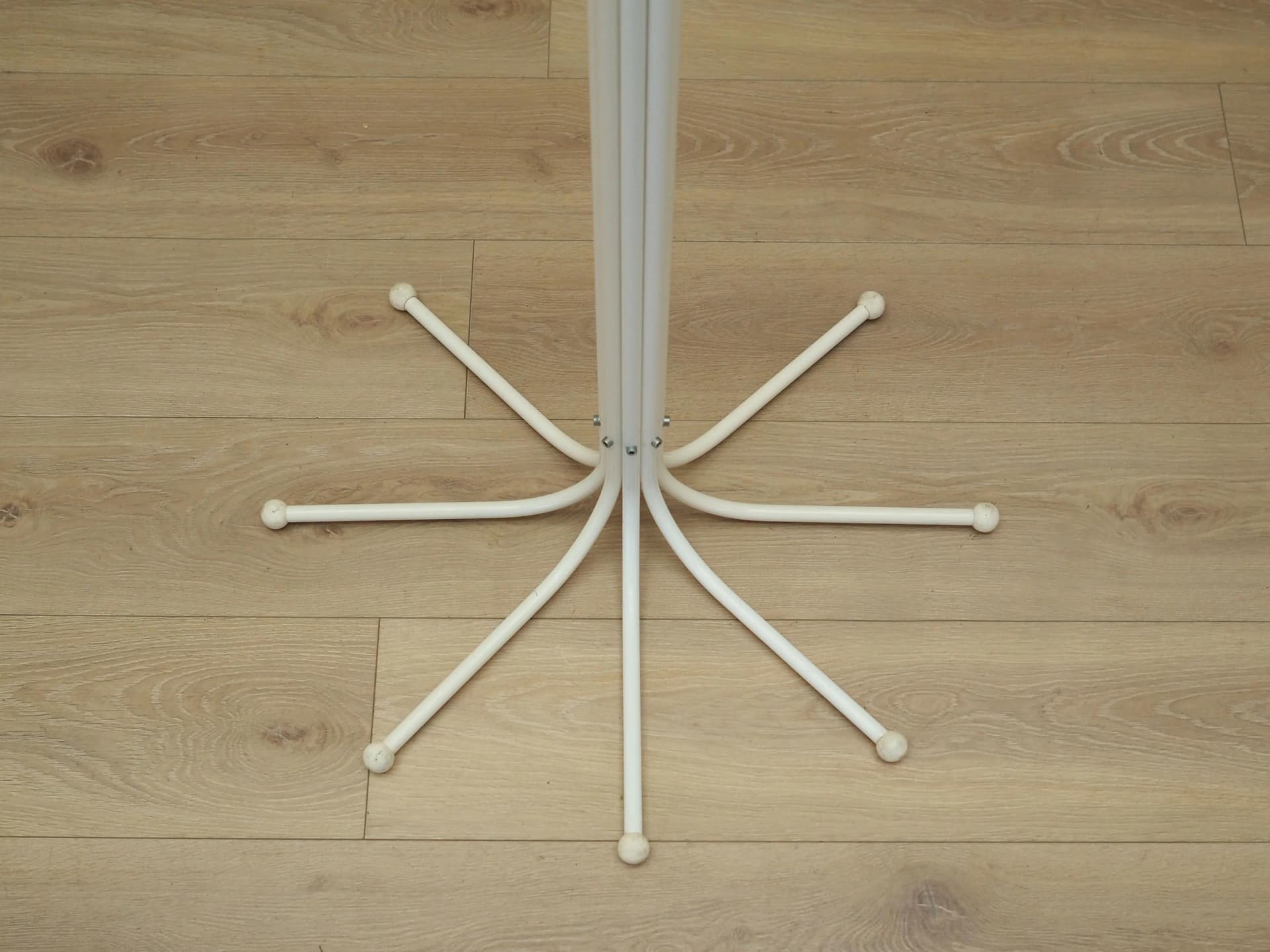 Standing coat rack Coat Tree, white metal, by S. Werner, Fritz Hansen, Denmark, 1970s. - 33853