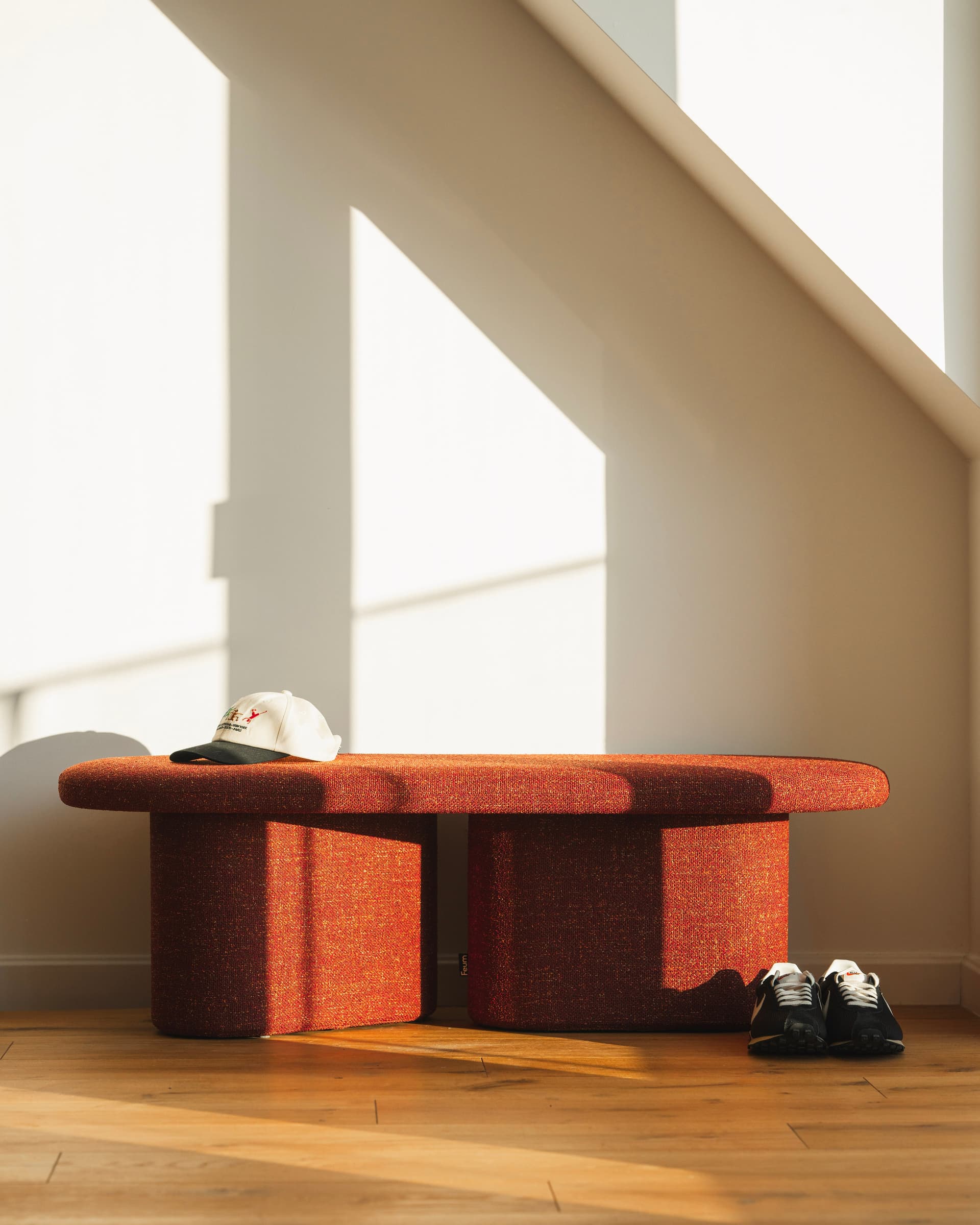 Ławka tapicerowana Ovo czerwony, Feum - 33907