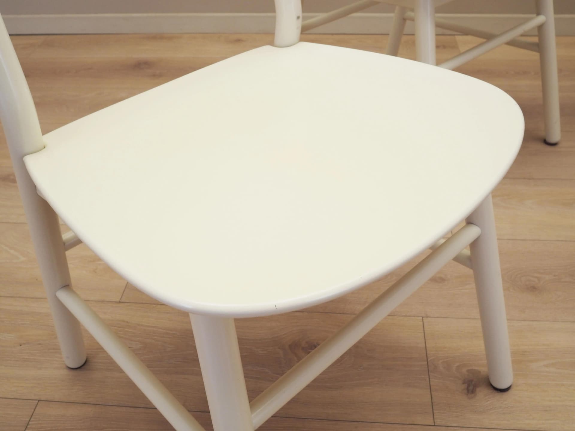 Komplet czterech krzeseł, buk ivory white, Włochy, lata 70. - 33758