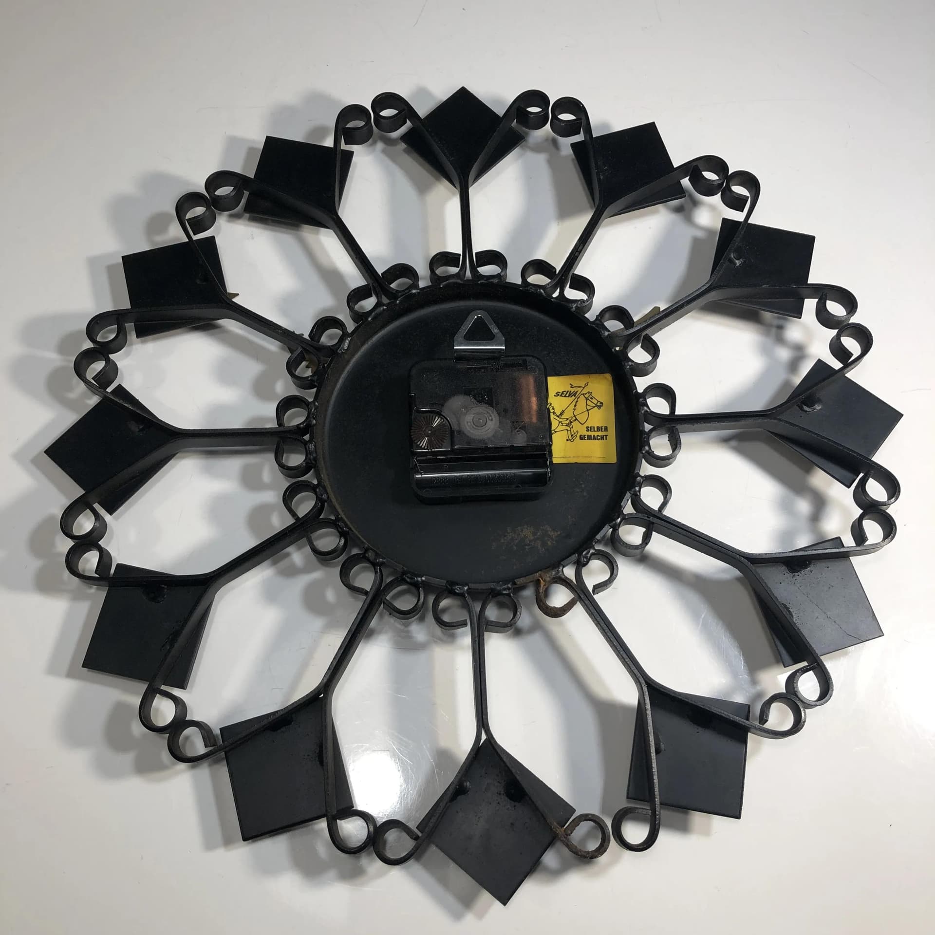 Brutalistyczny, stalowo-mosiężny zegar ścienny, Niemcy, lata 60. - 33925