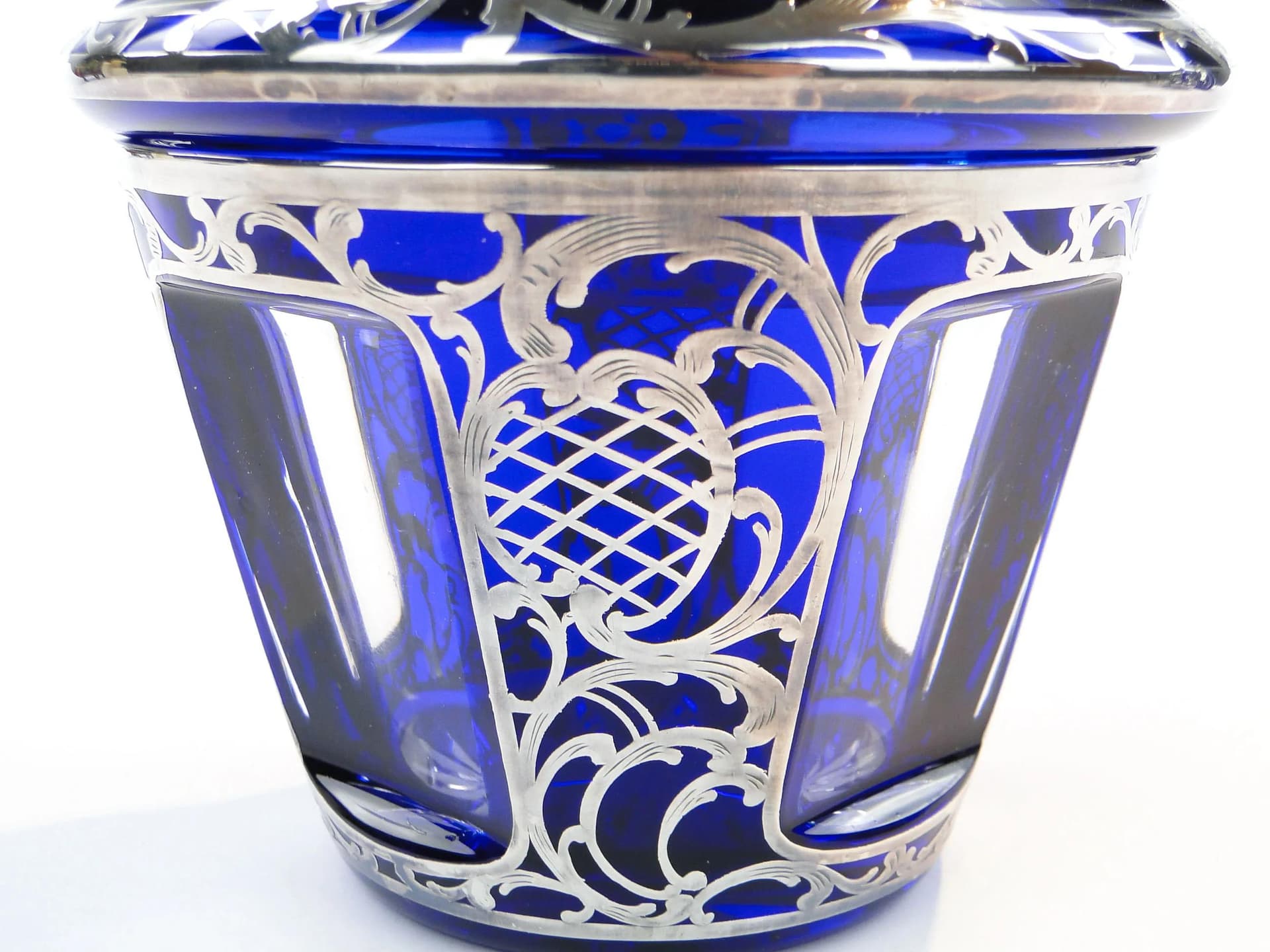 Bomboniera, indygo szkło, srebro, proj. S. Haertl, Polska, lata 40. - 34000