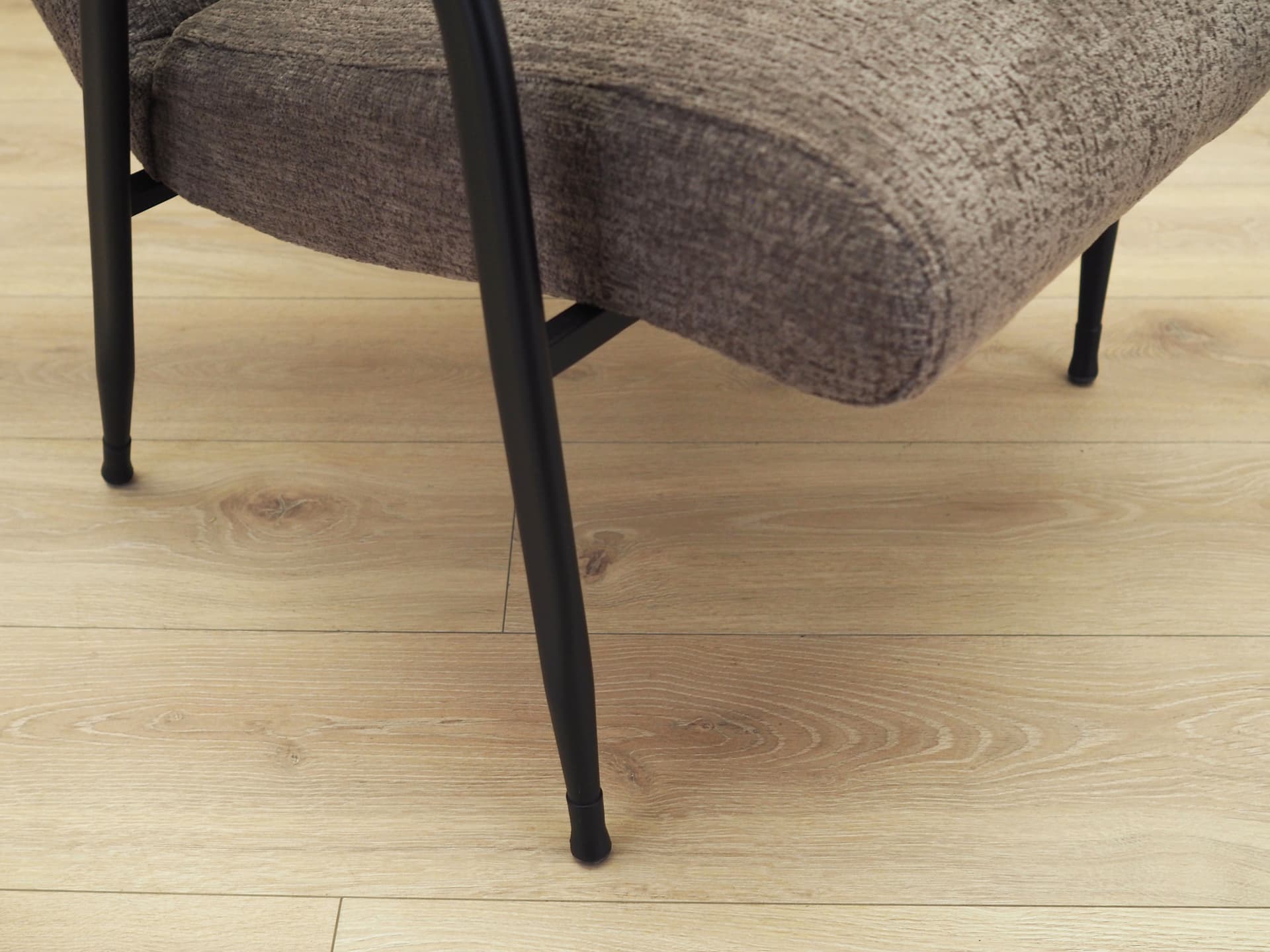 Fotel mid-century modern, tkanina szara, metal czarny, Włochy, lata 70. - 63766