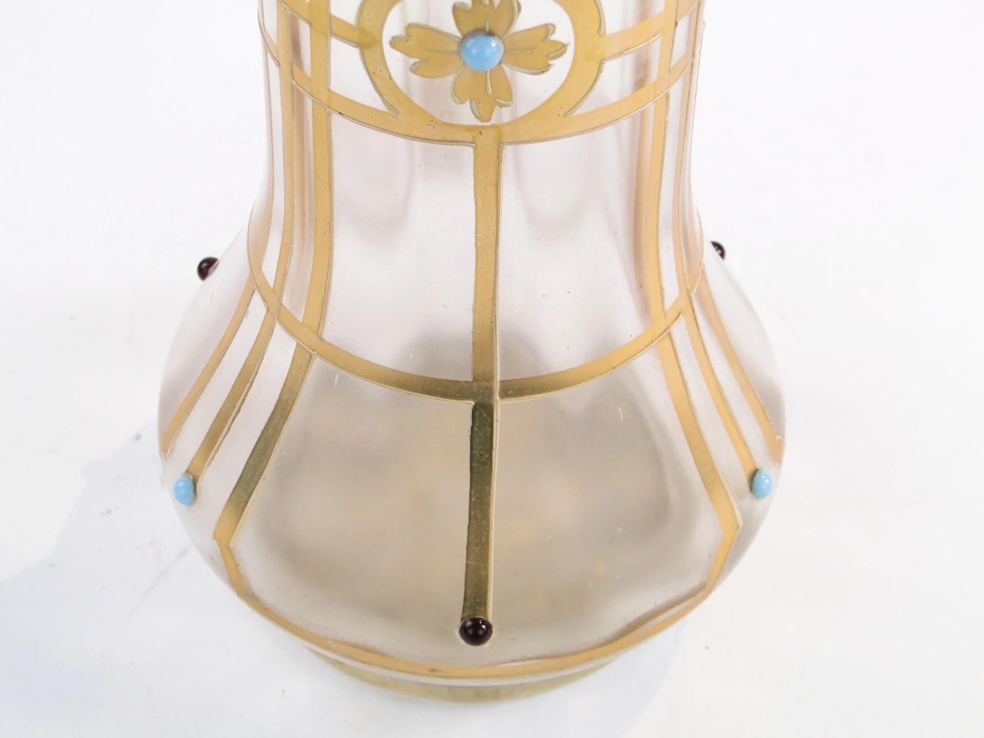 Vase Geometric Secession, Wiener Werkstätte, opaline glass ivory, Austria, 1900 - 34300