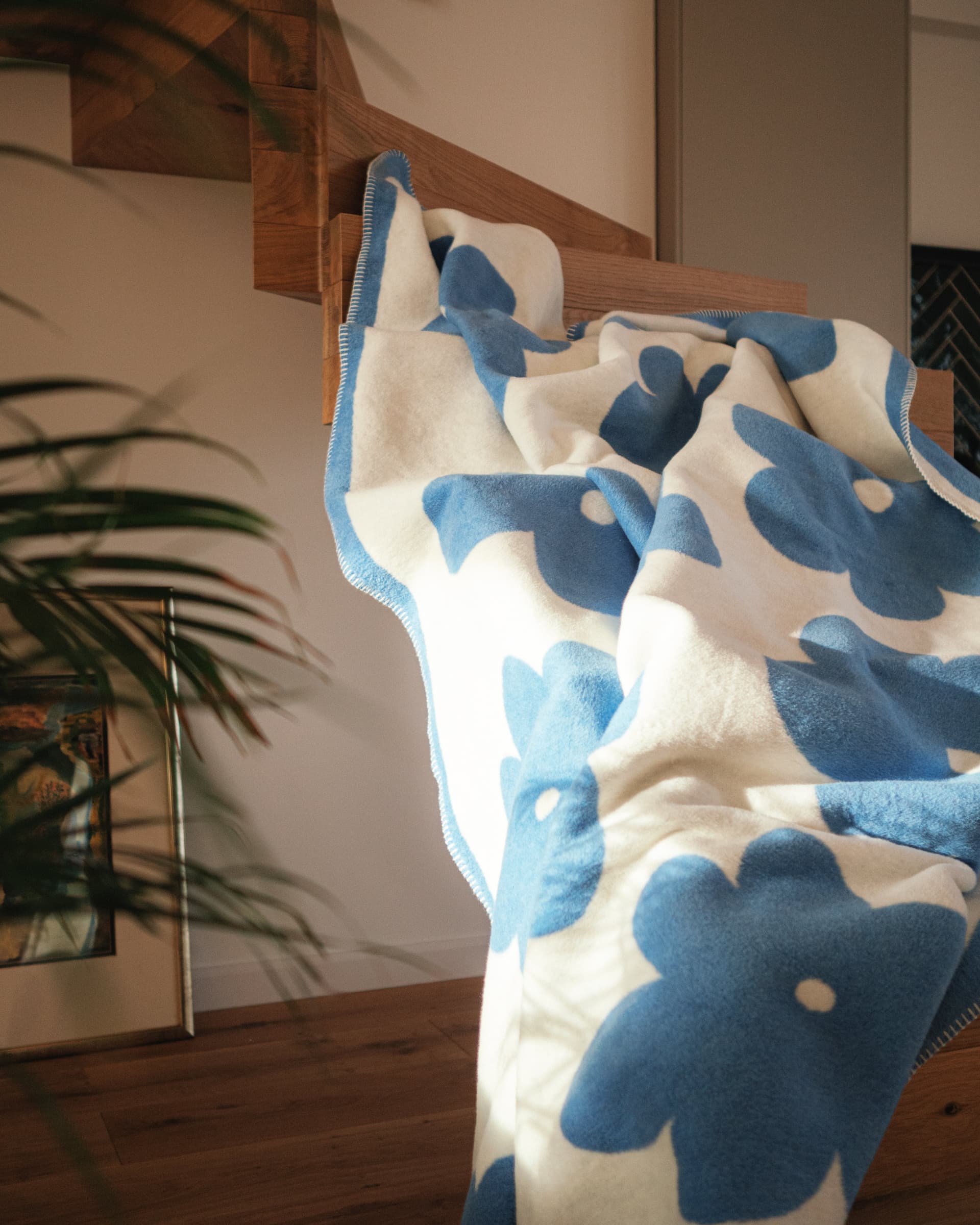 Koc Flo 200x150 cm jasny niebieski i beżowy, Feum - 34232