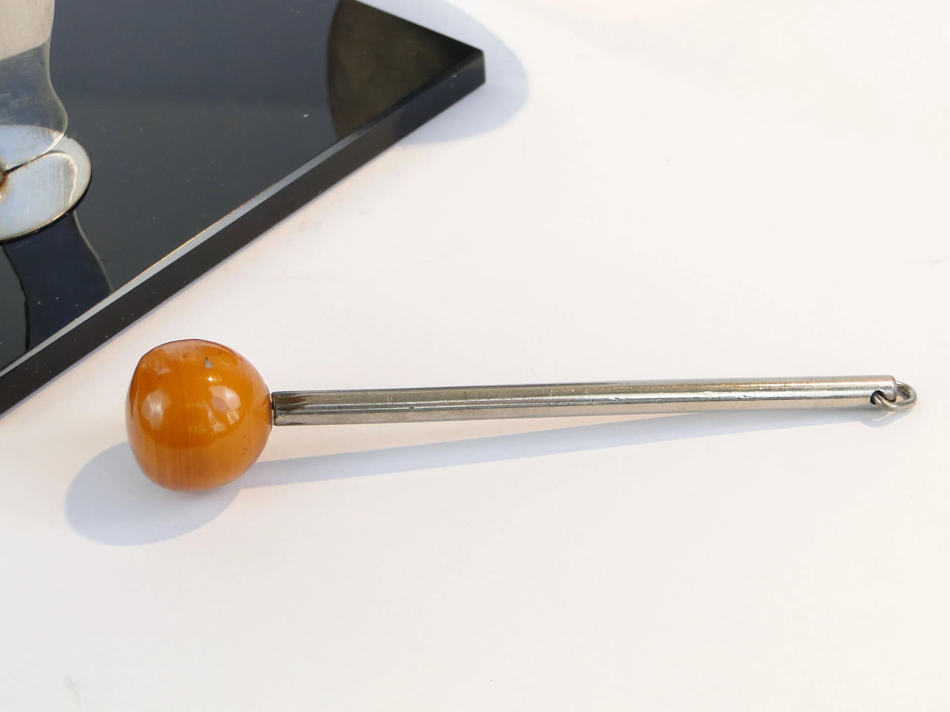 Gong Art déco, srebrny, mosiądz niklowany, bakelit, szkło czarne, Austria, lata 20. - 34469