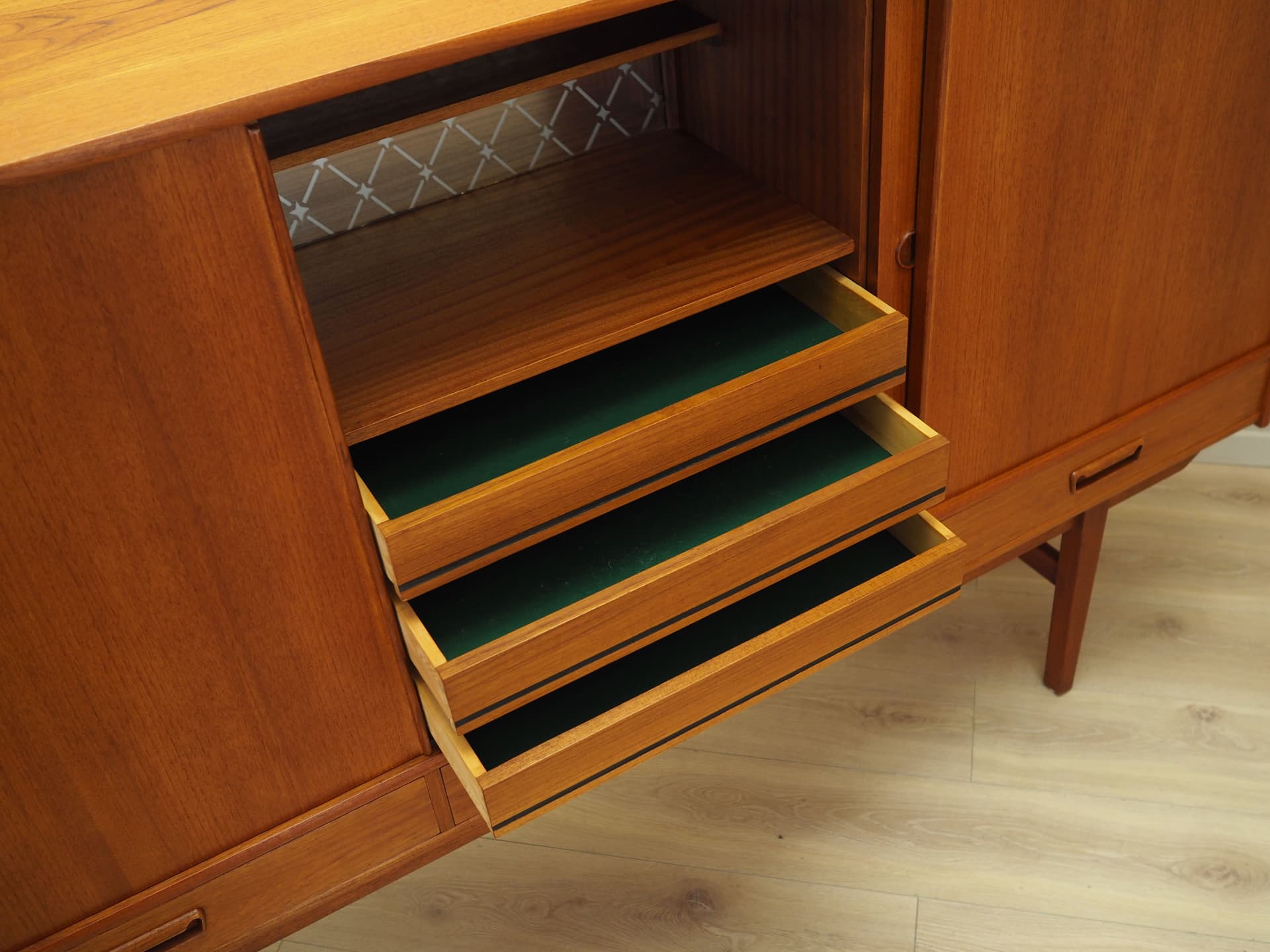 Highboard, teak pomarańczowy, Dania, lata 60. - 63724