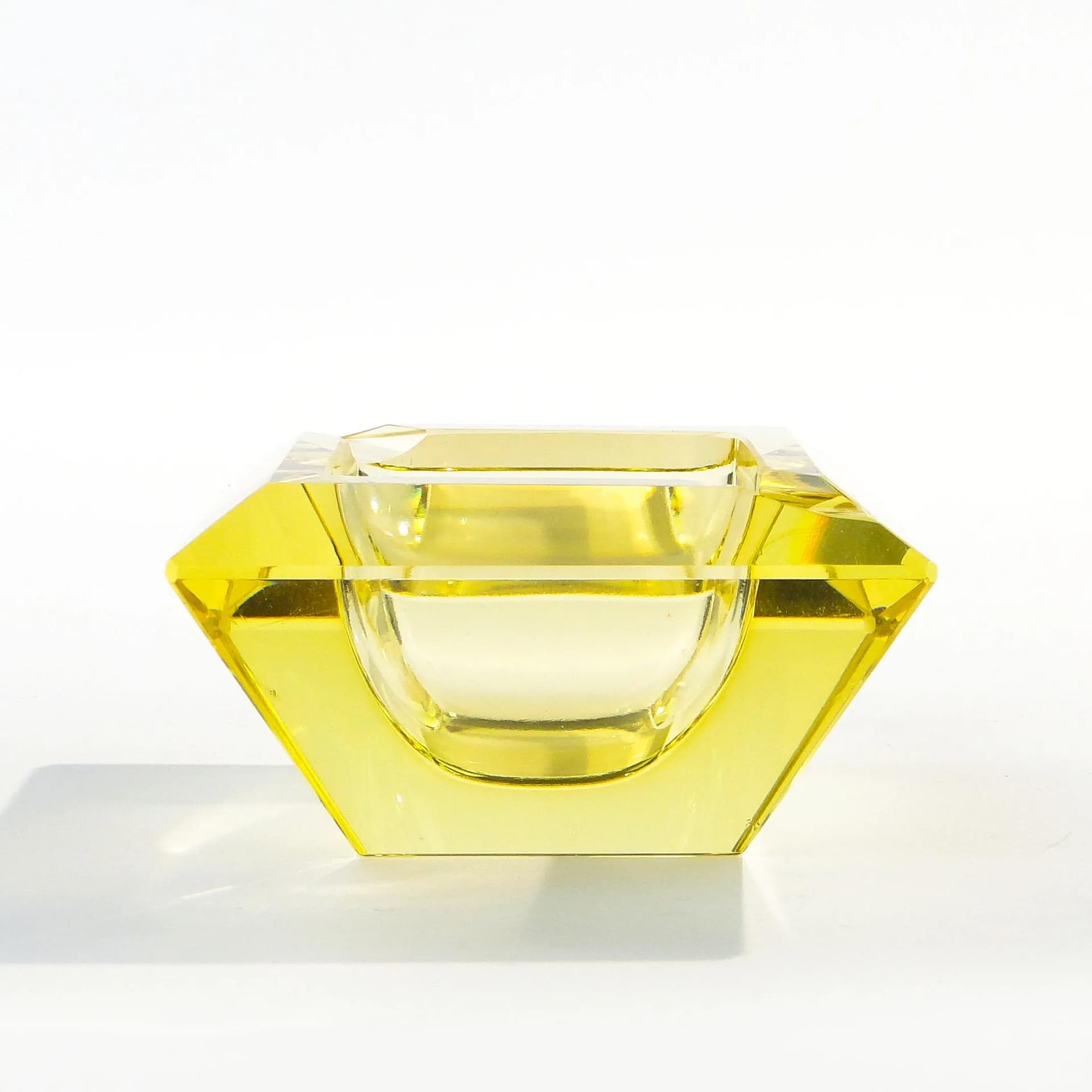 Popielniczka Art Deco, kryształ żółty, Moser, Czechy, lata 30. - 34688